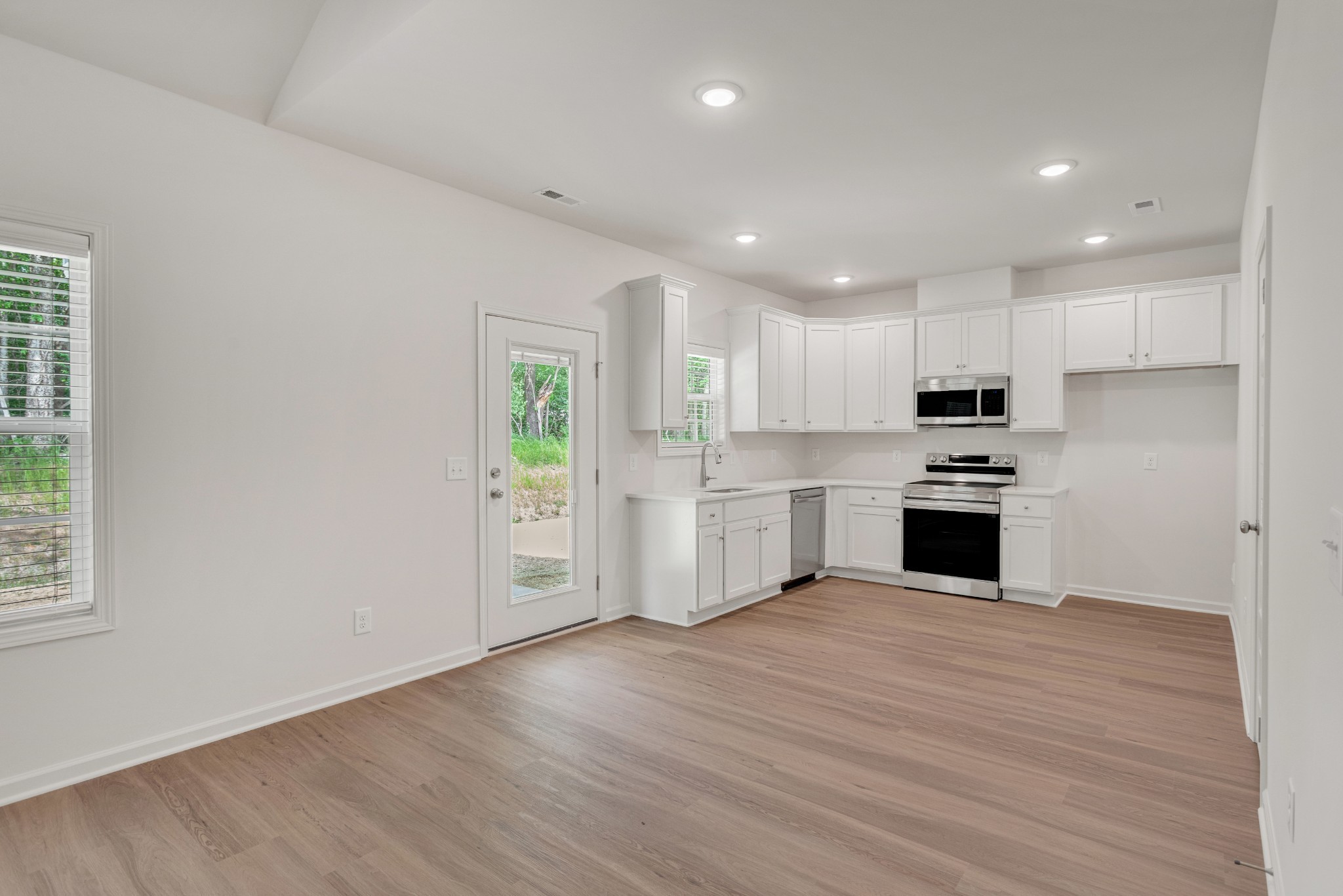 7112 Hall Rd Property Photo 14