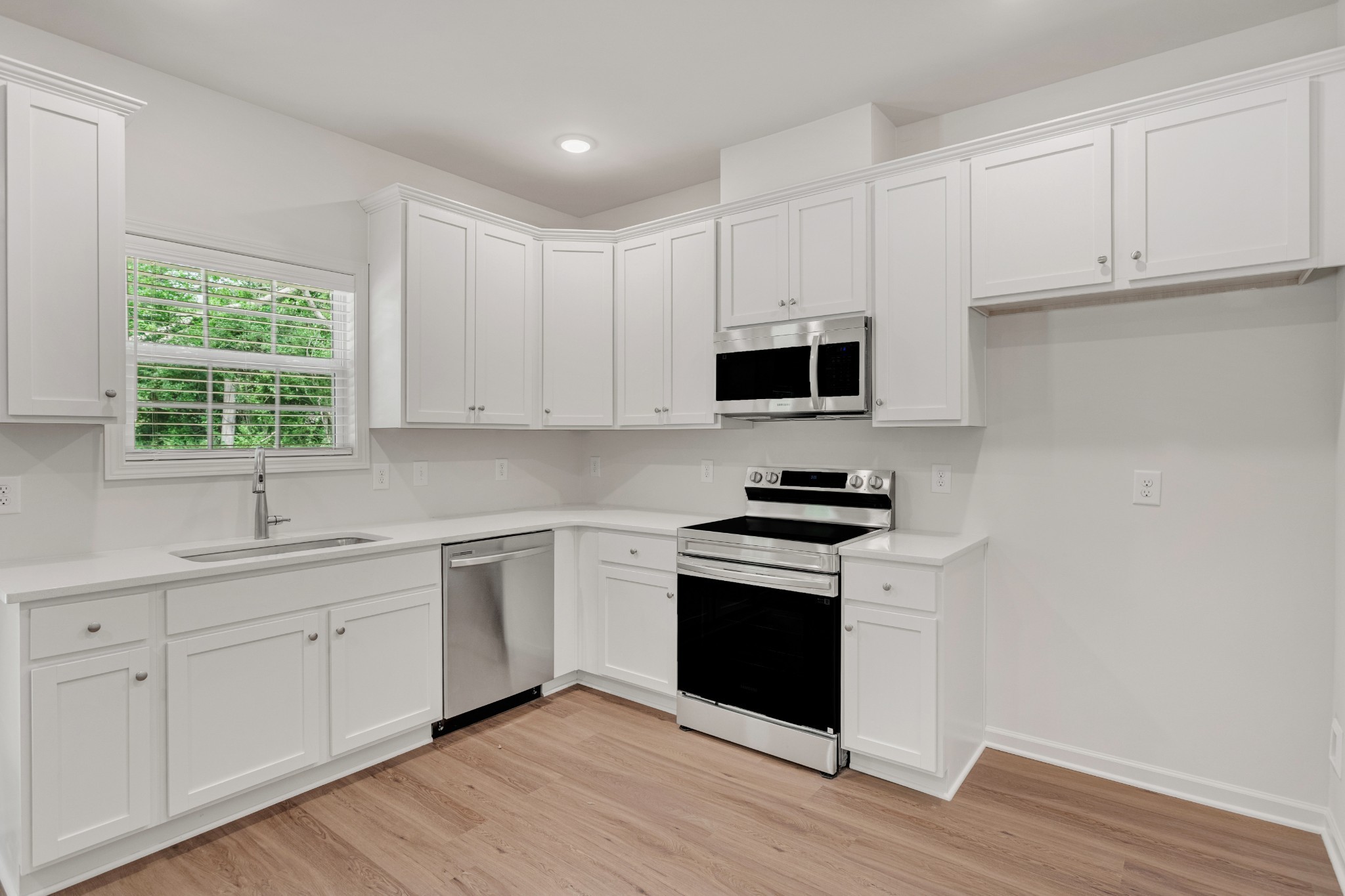 7112 Hall Rd Property Photo 15