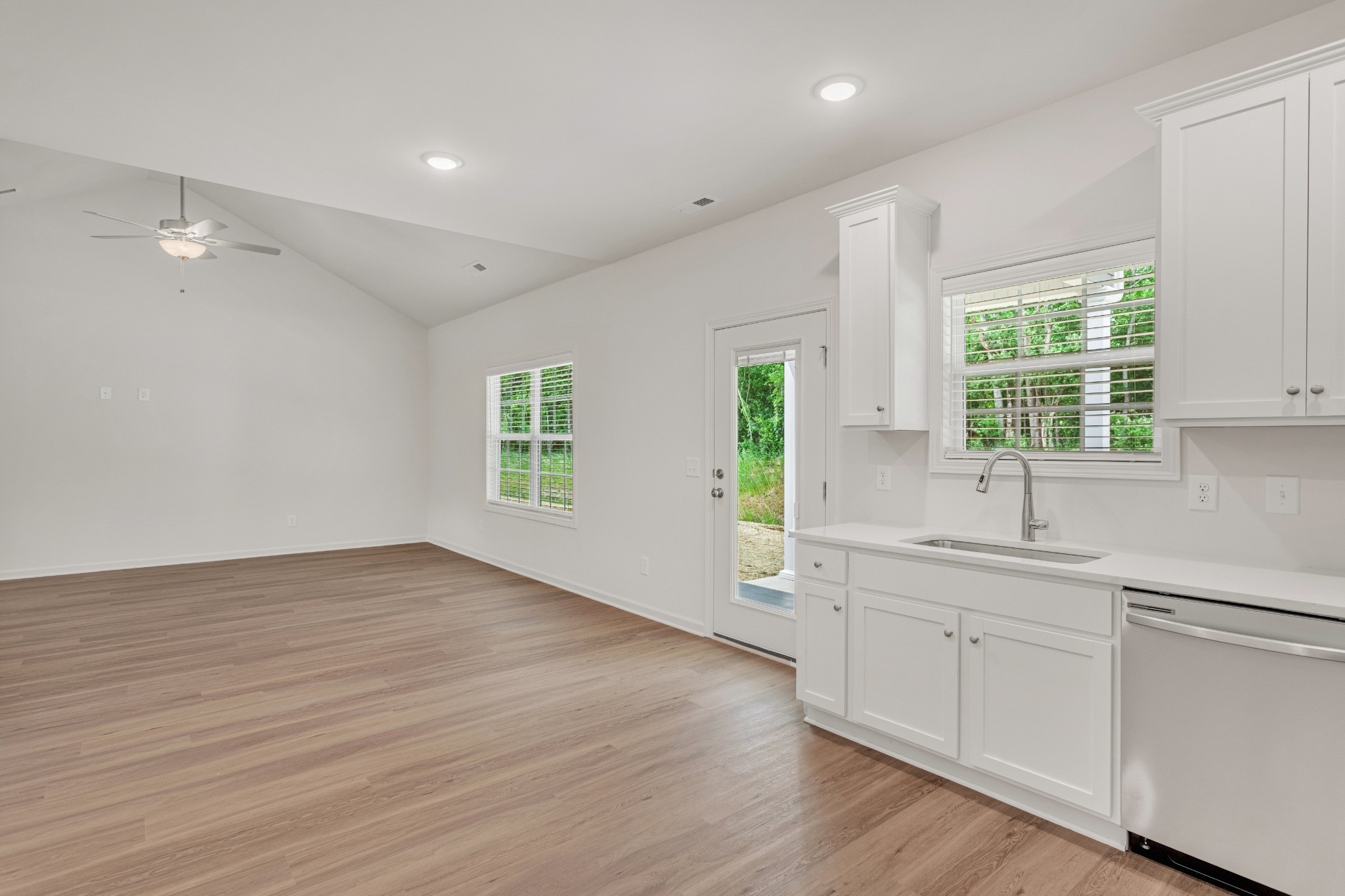 7112 Hall Rd Property Photo 17