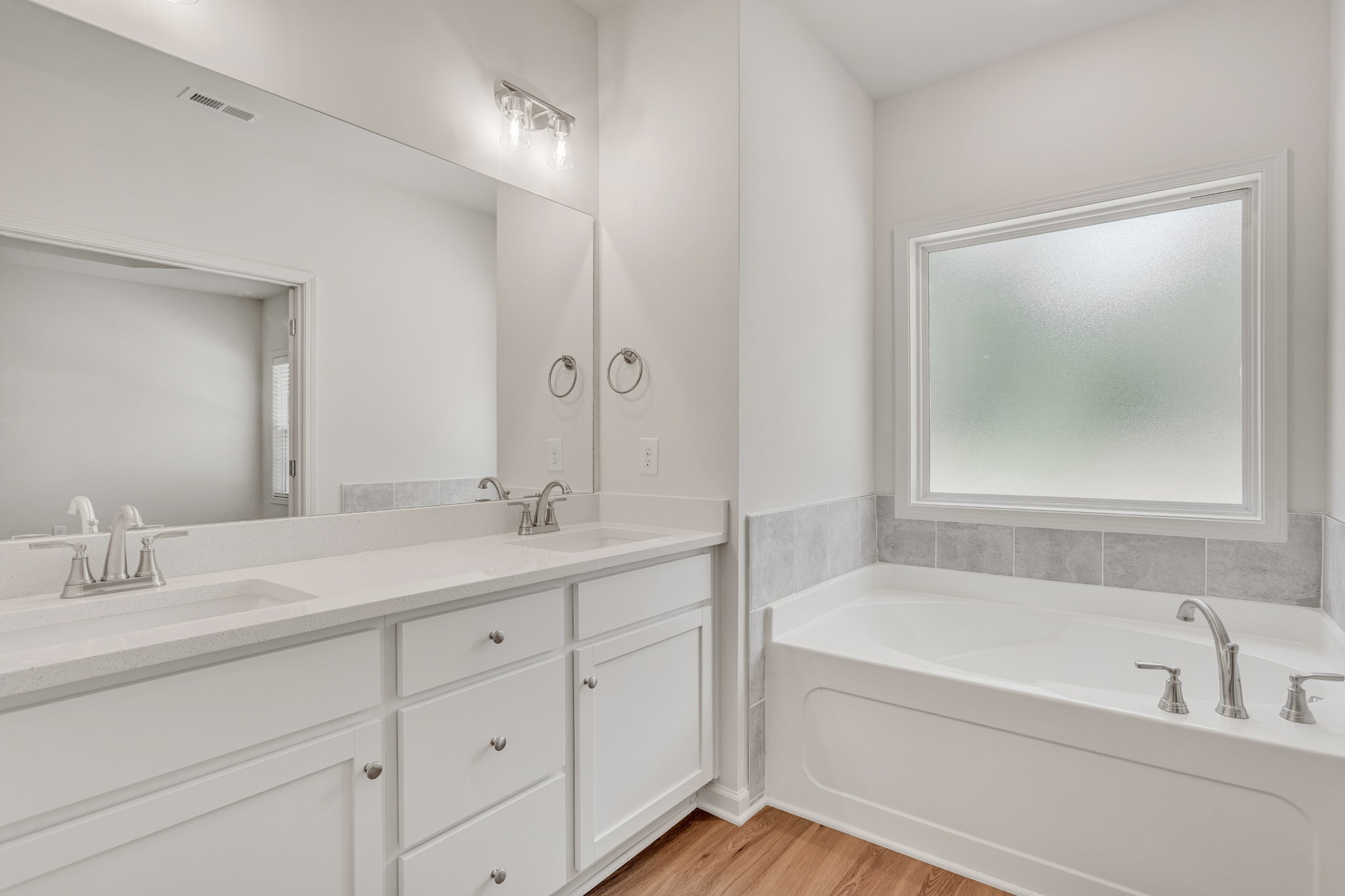 7112 Hall Rd Property Photo 22
