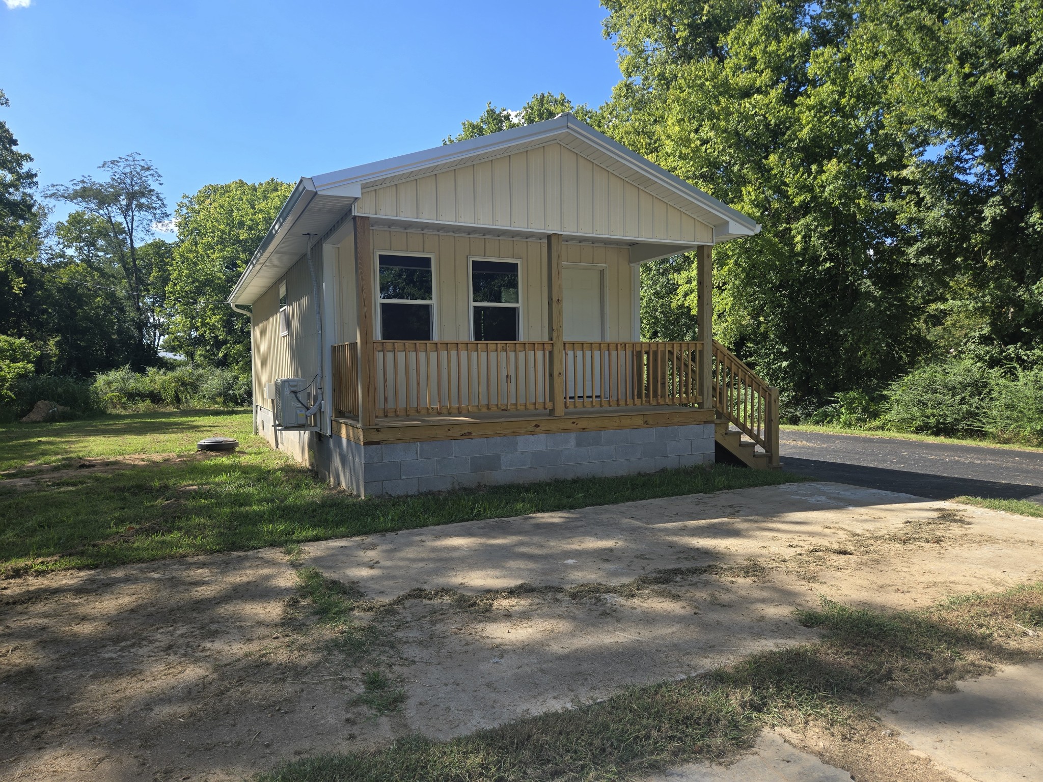 105 Fairground Dr Property Photo 1