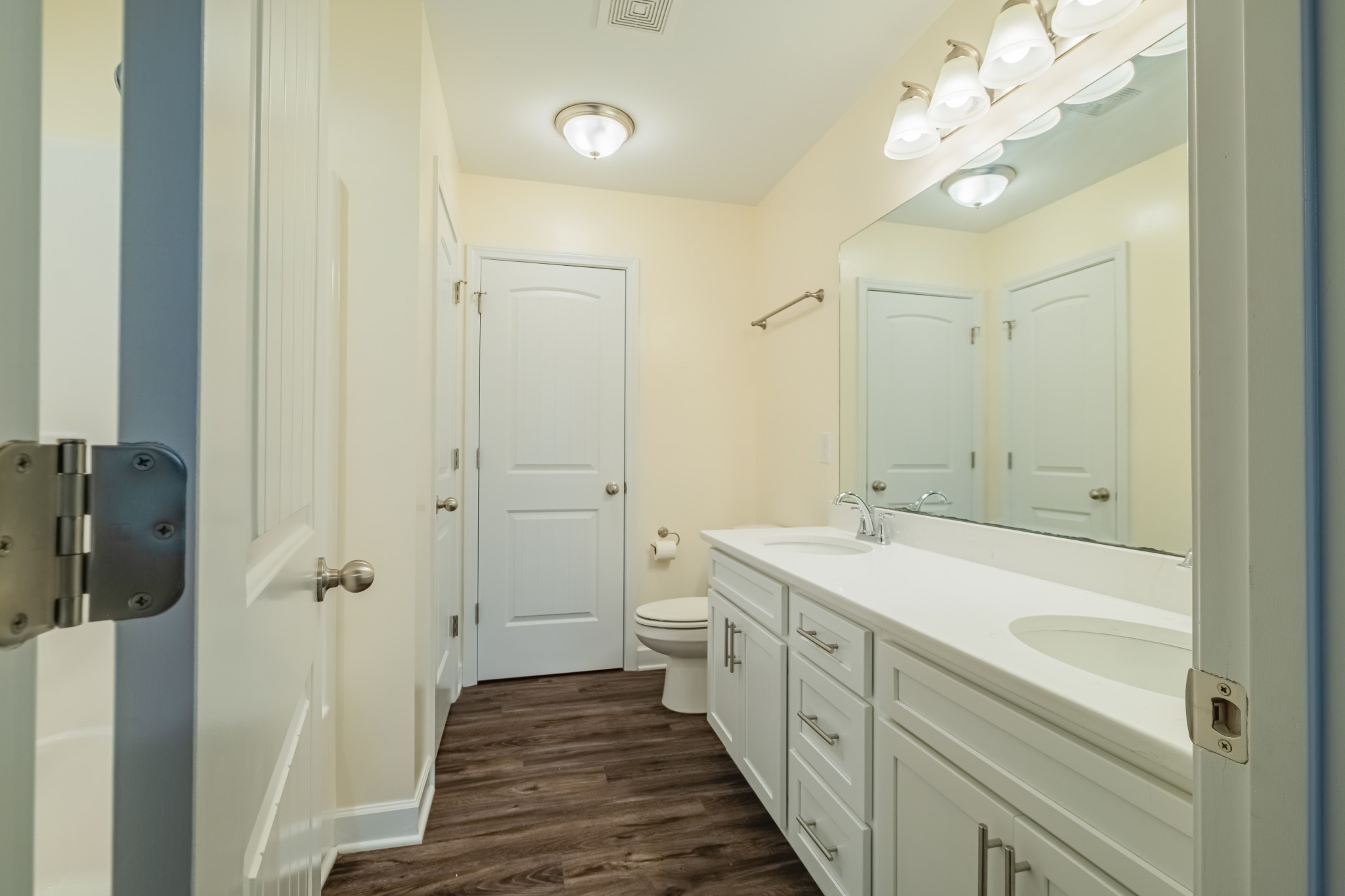 664 Ridge St Property Photo 8