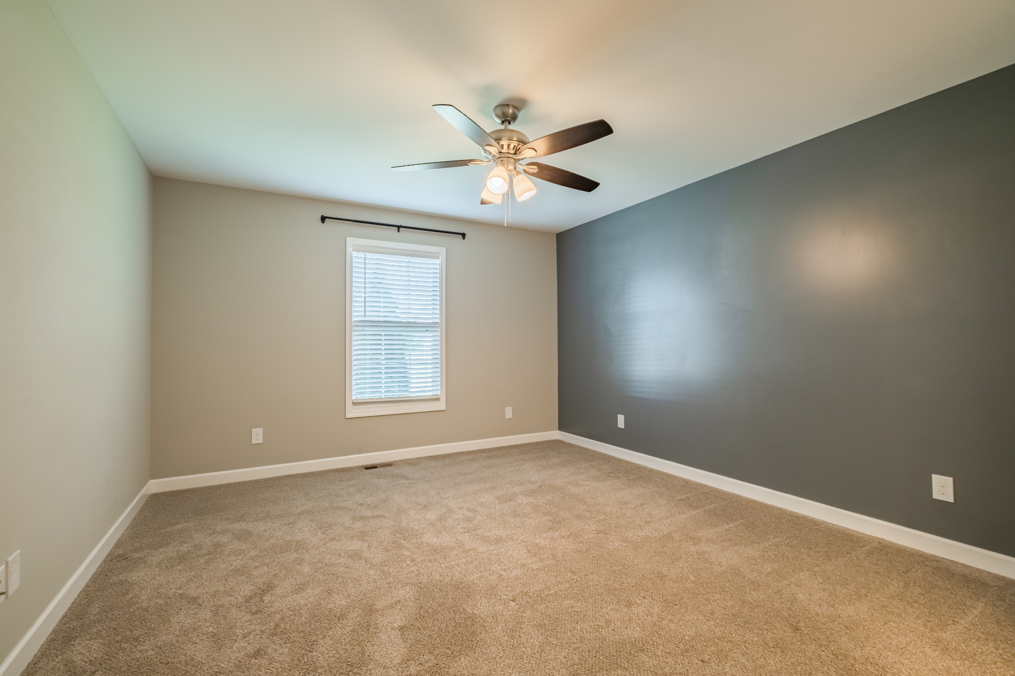 664 Ridge St Property Photo 10