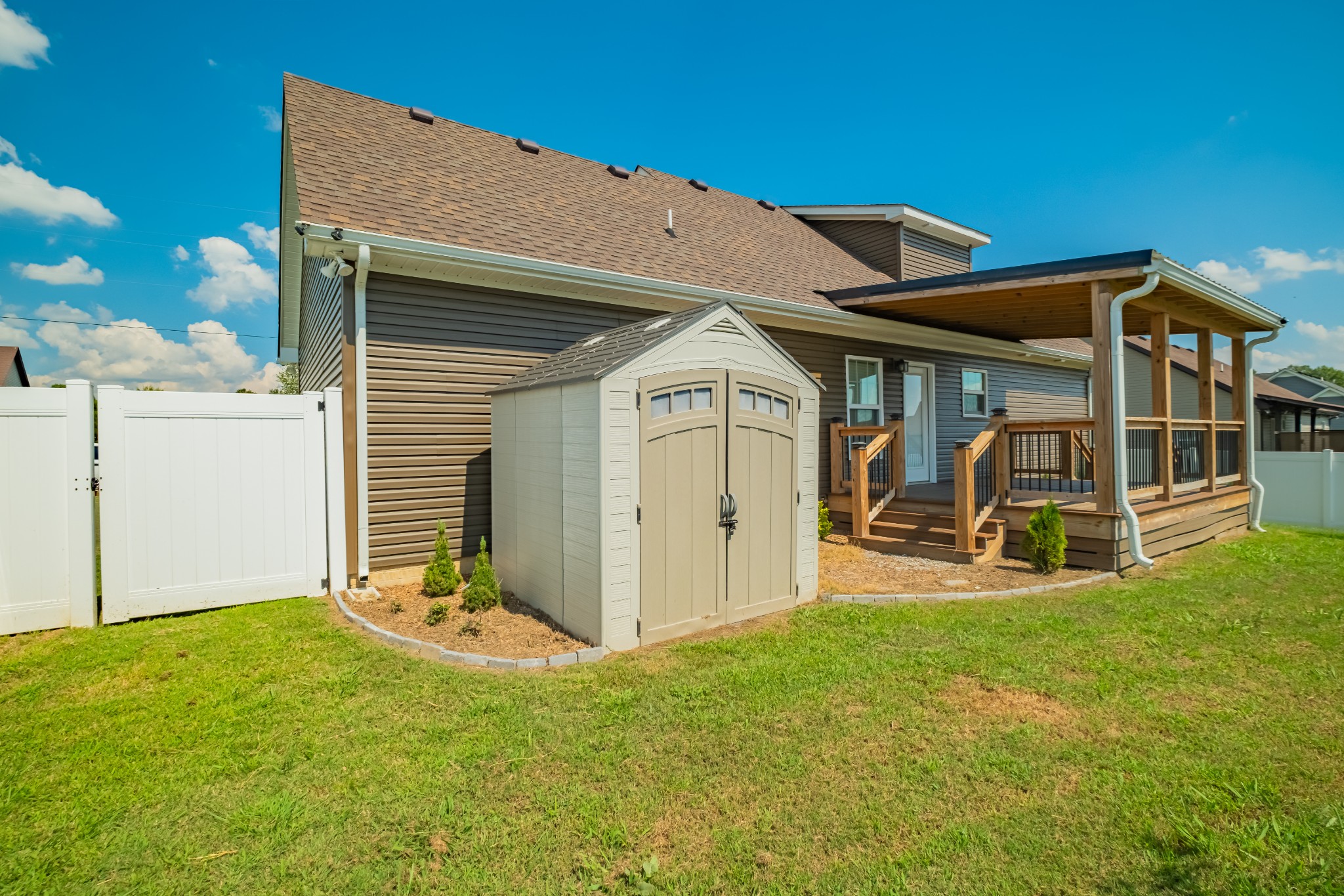 664 Ridge St Property Photo 17