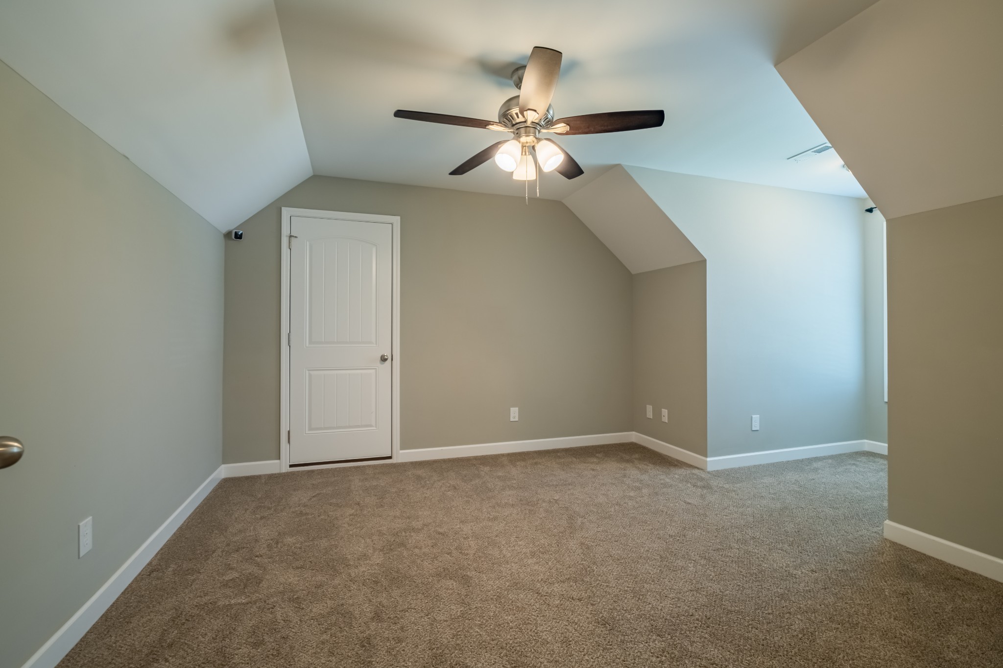 664 Ridge St Property Photo 27