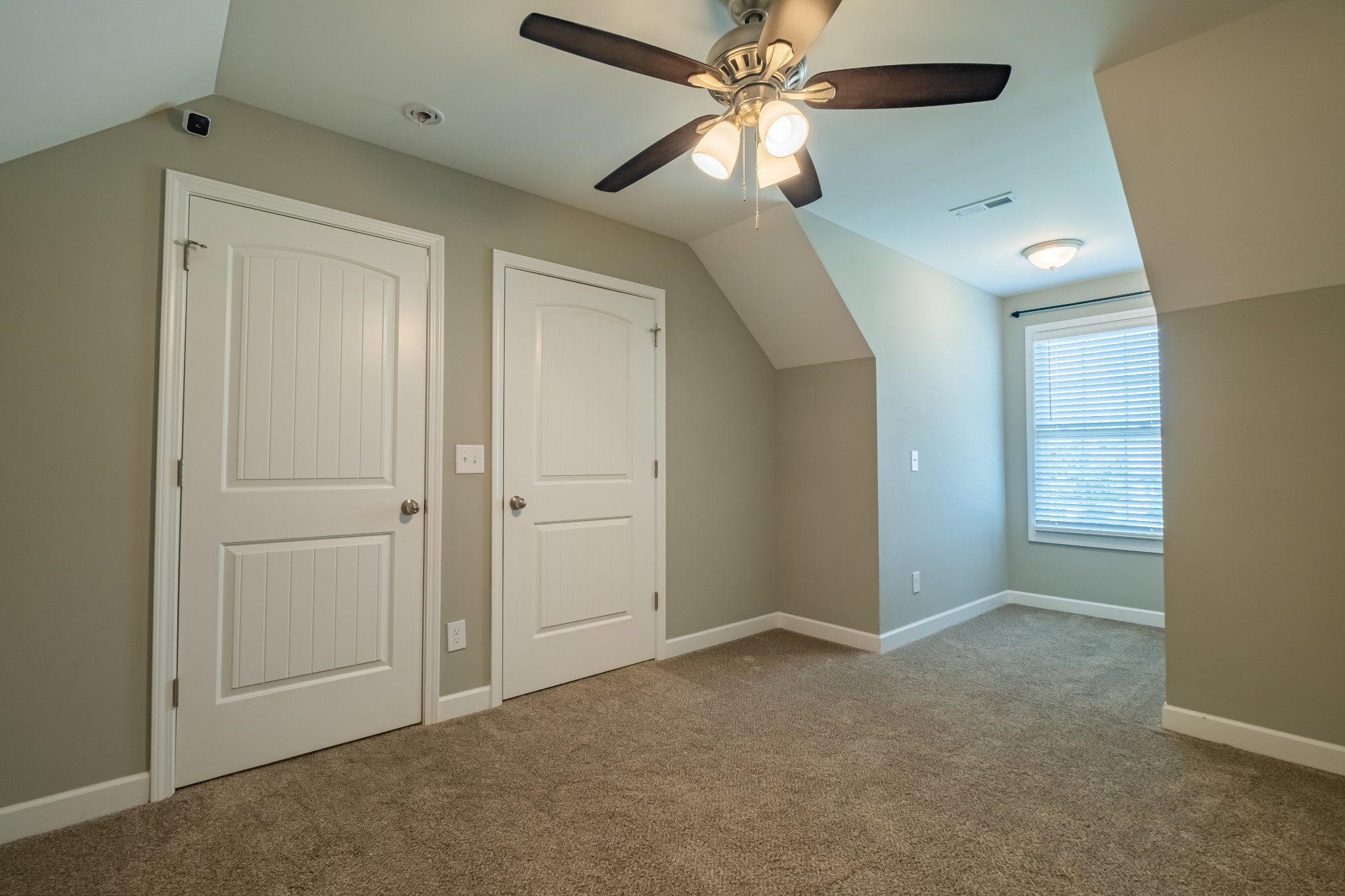 664 Ridge St Property Photo 29