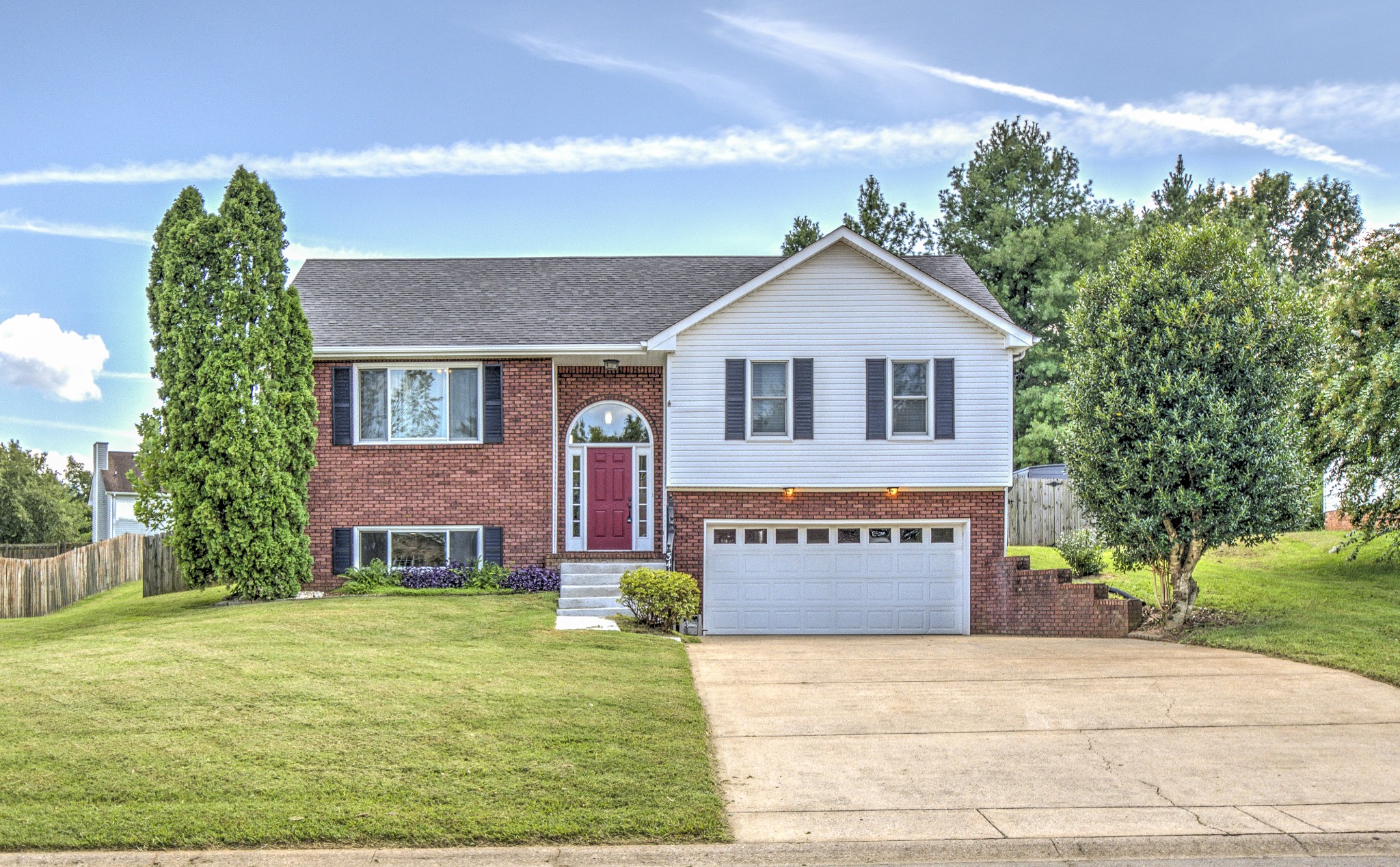 3418 Poplar Hill