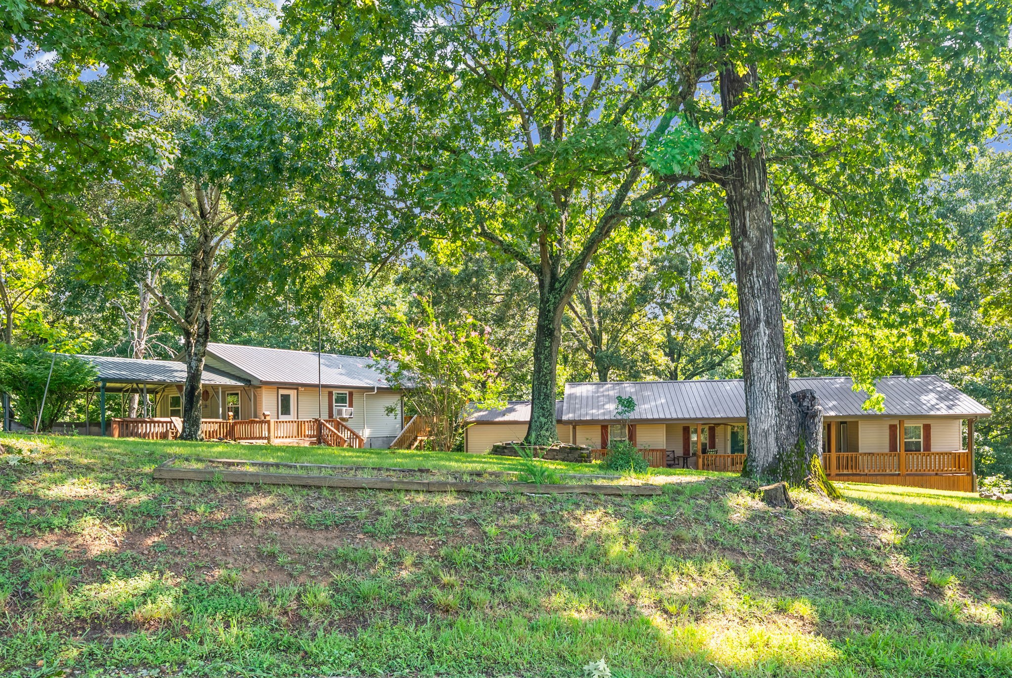 260 Crisp Rd Property Photo 1