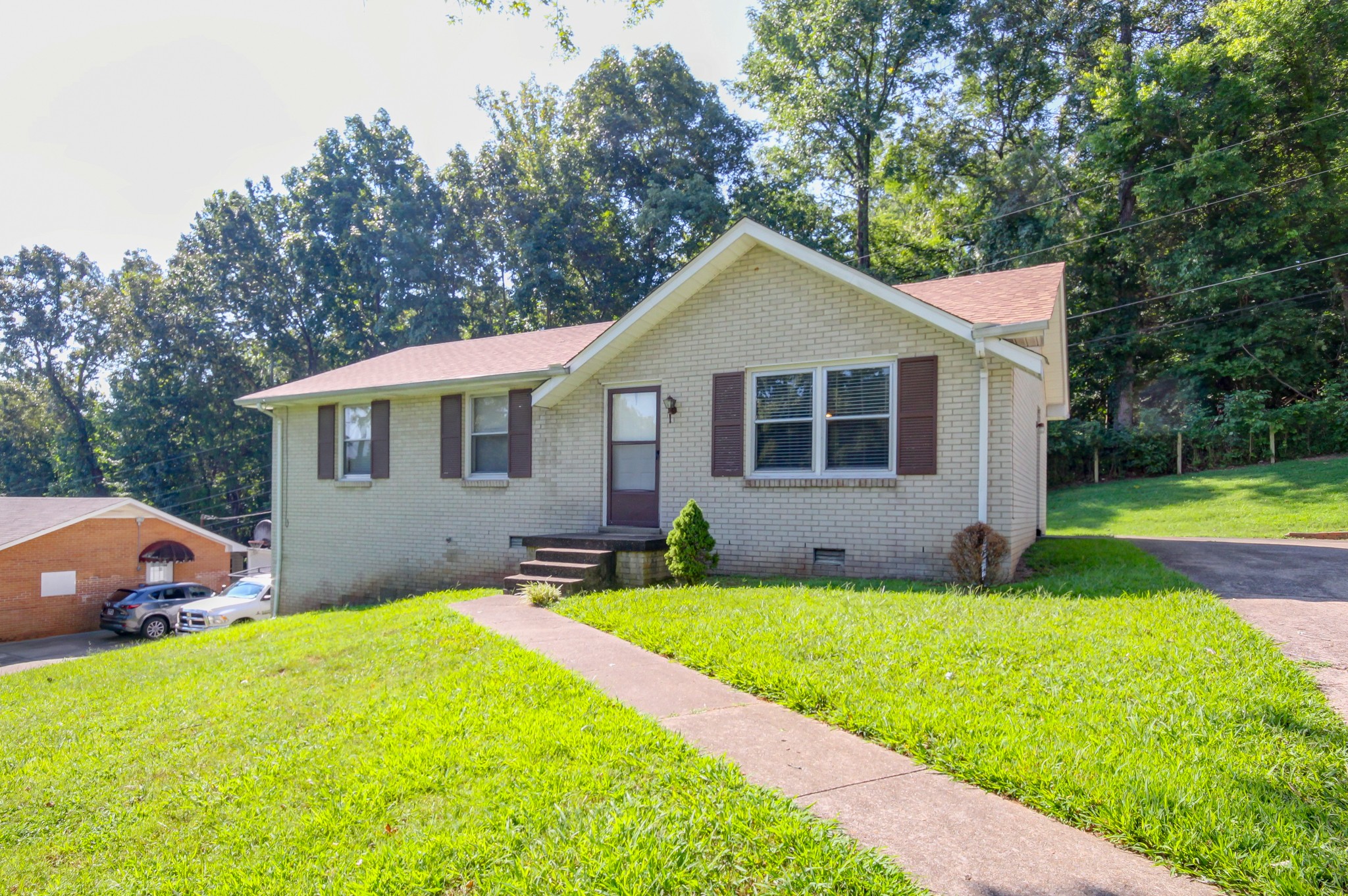 354 Crest Dr Property Photo 1