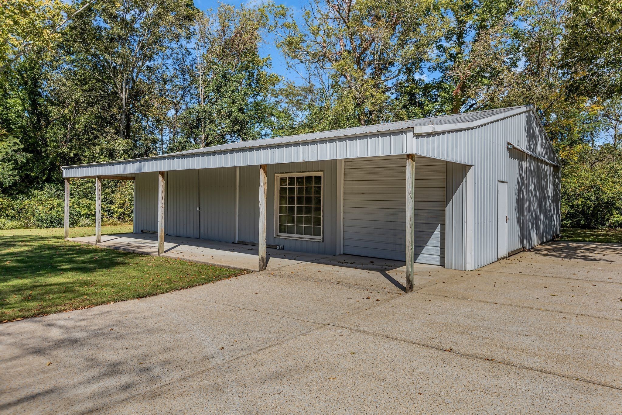 401 Ellington Drive Property Photo 42