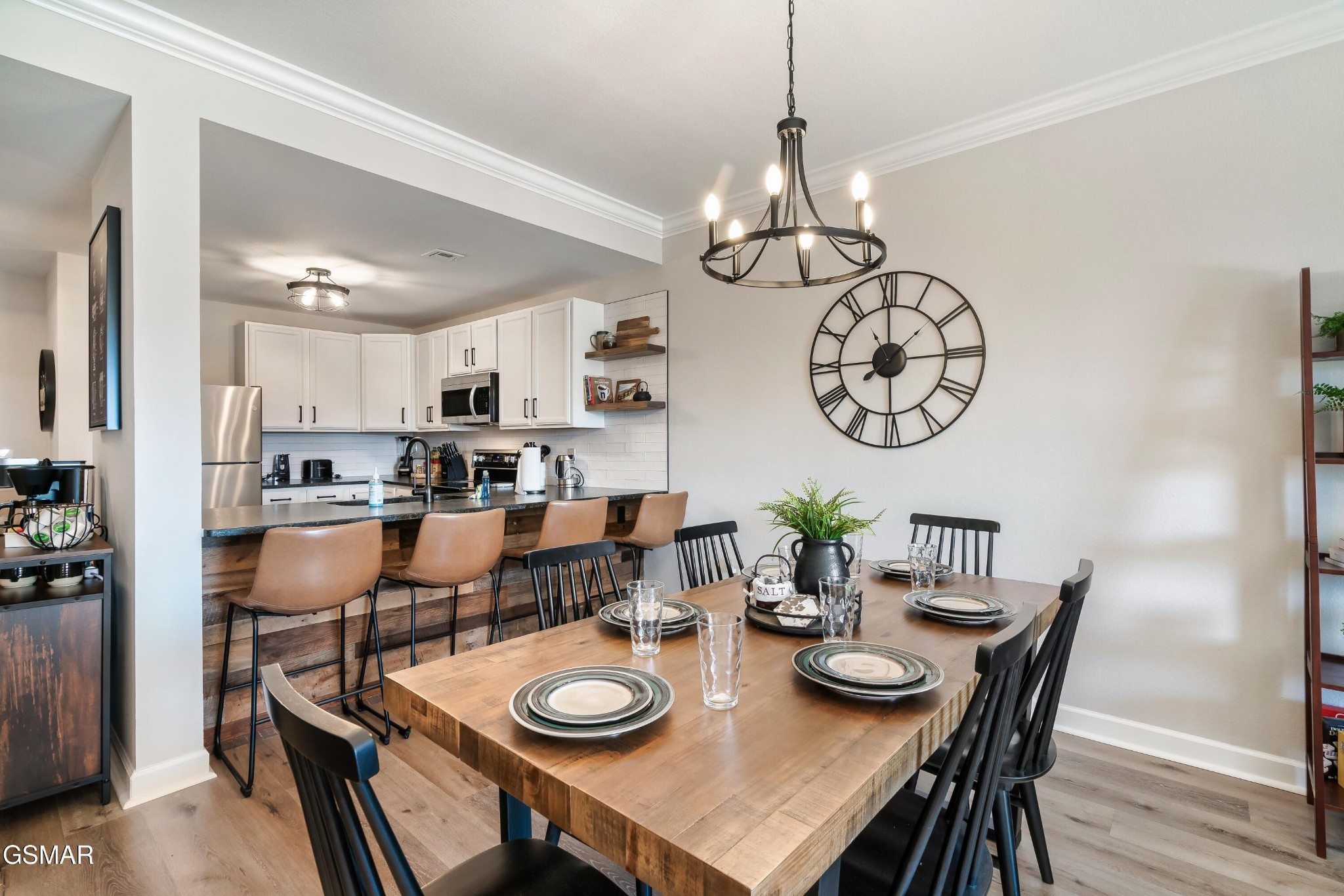 124 Plaza Property Photo 6