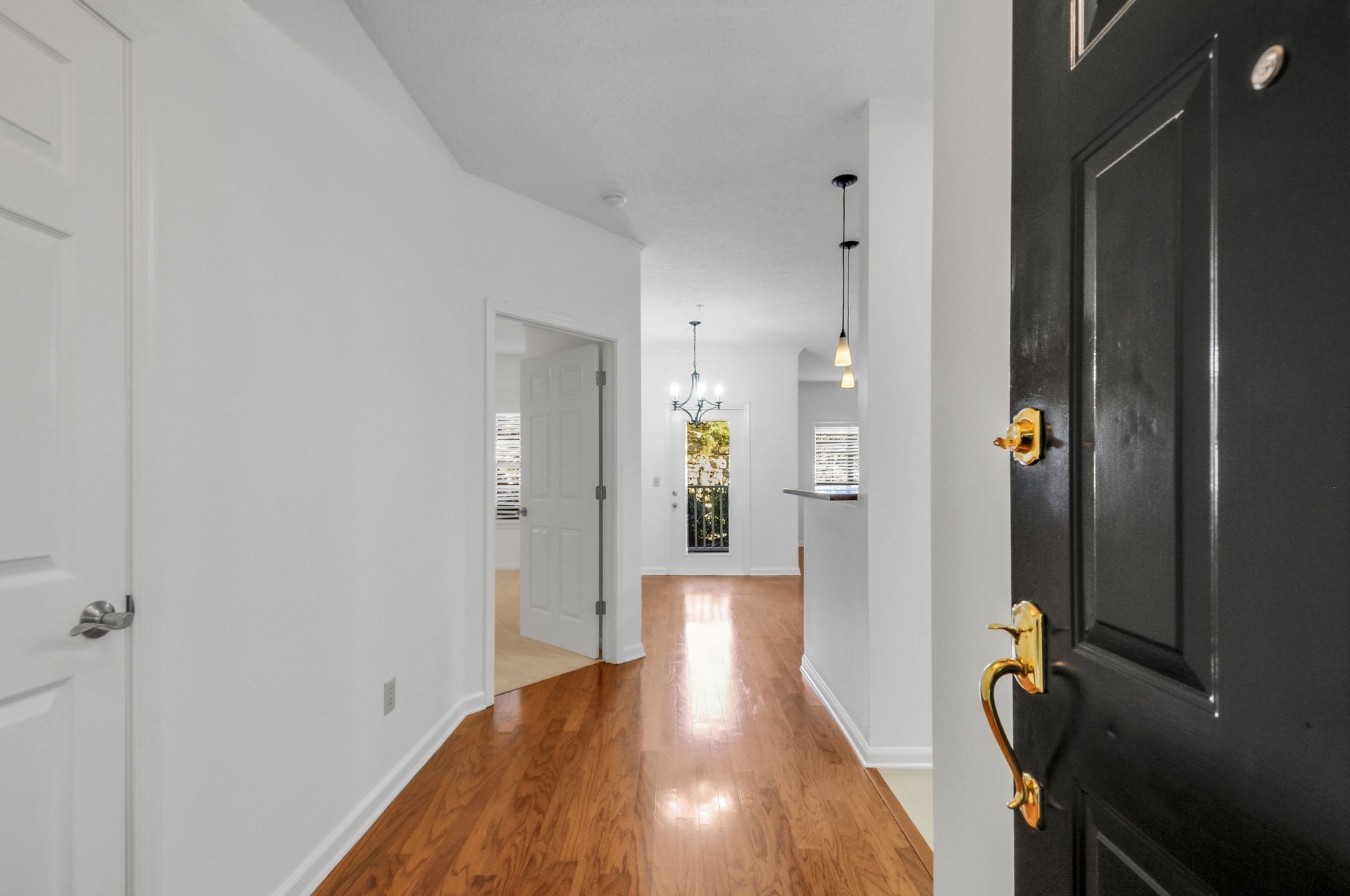 2025 Woodmont Blvd Property Photo 1