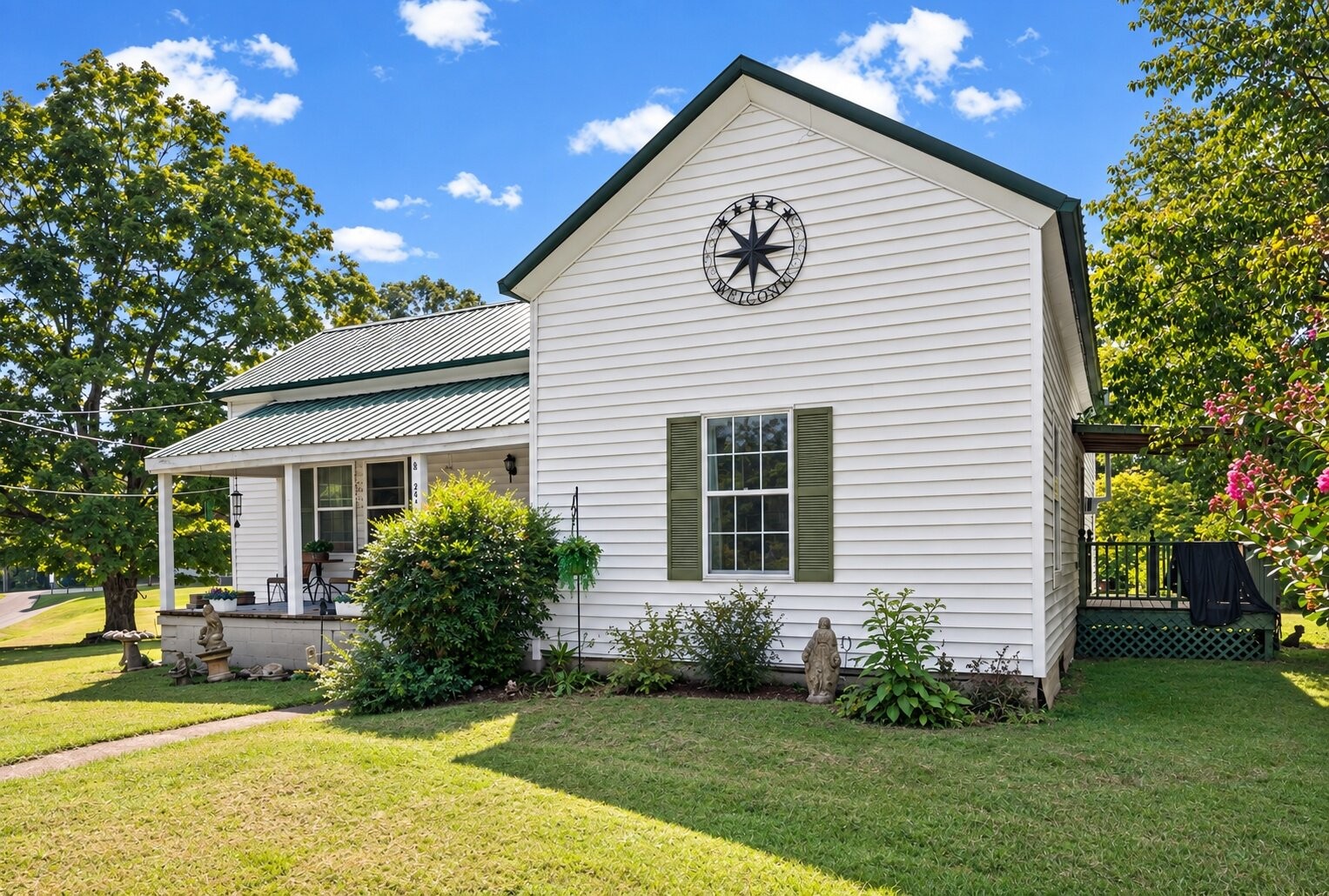 2540 Spring St Property Photo 4