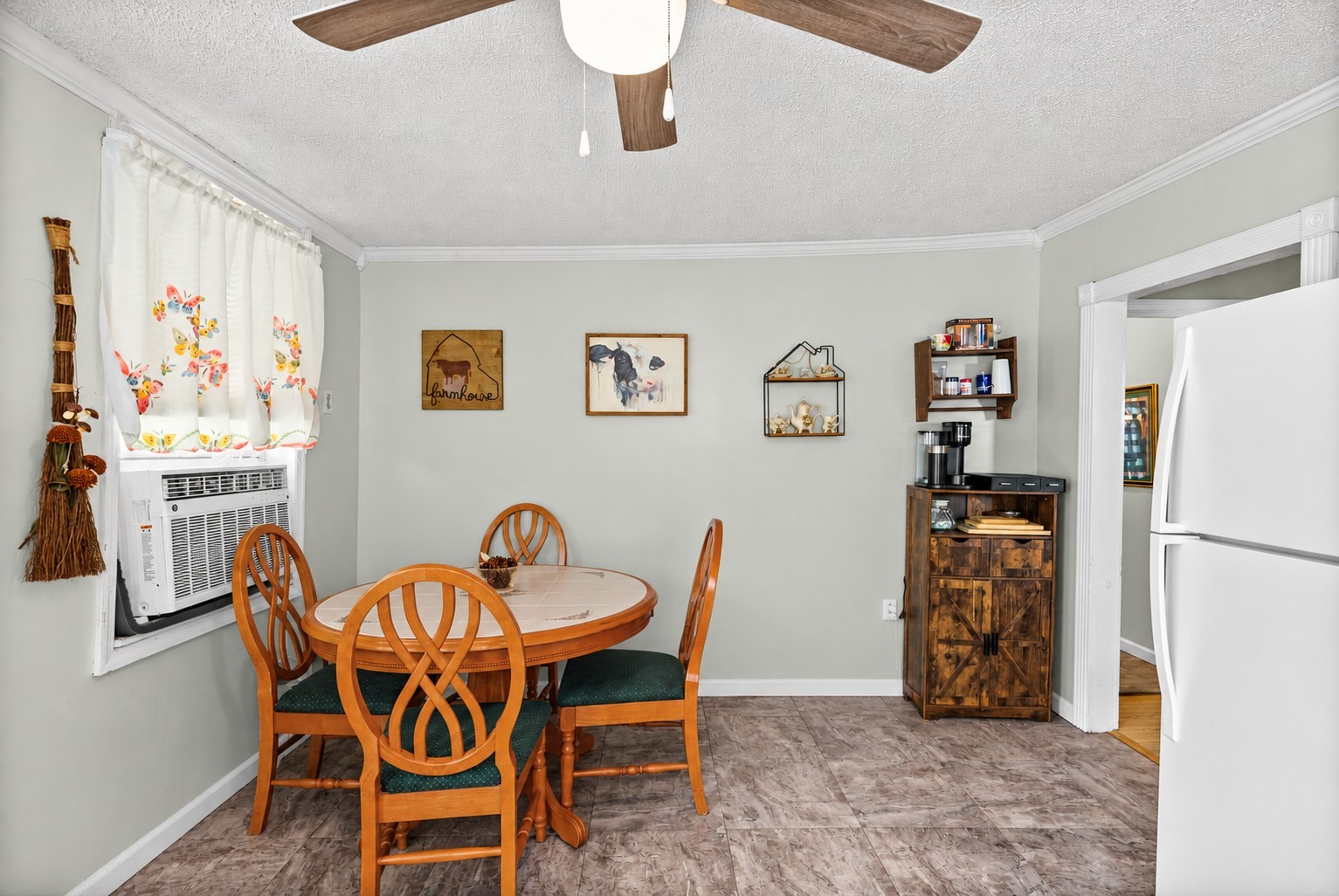 2540 Spring St Property Photo 12