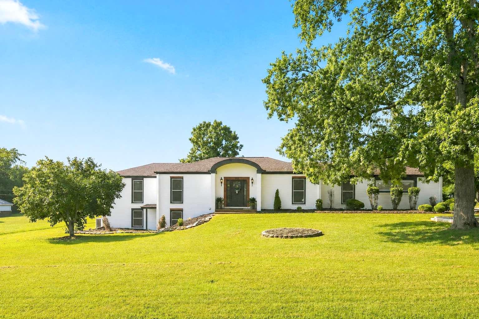112 Oakmont Dr