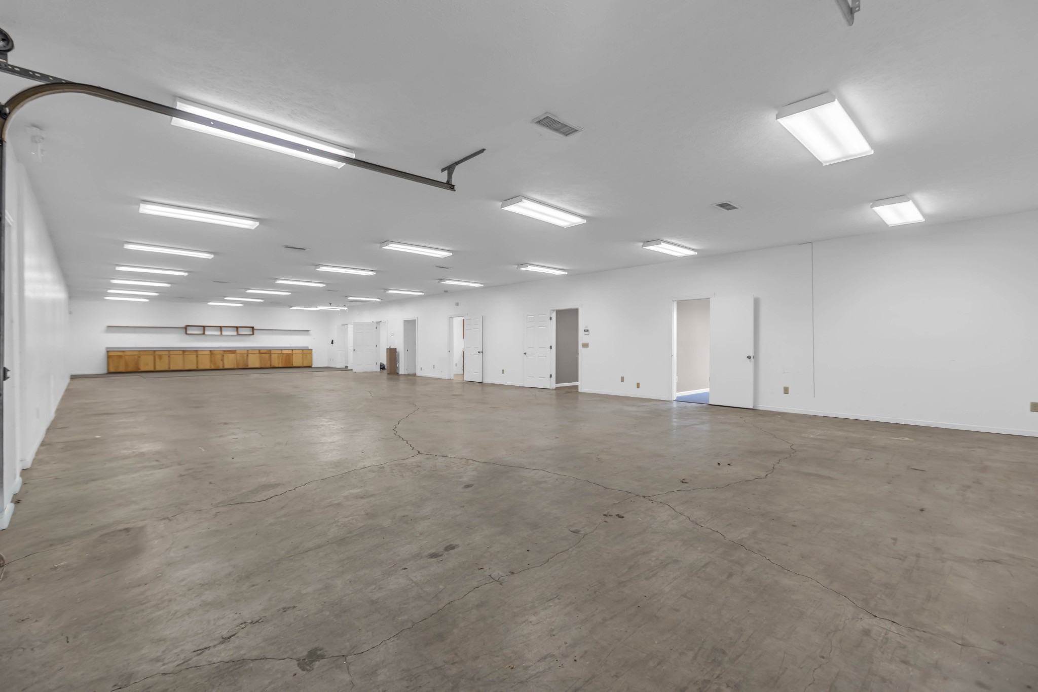 5 Industrial Park Dr Property Photo 8