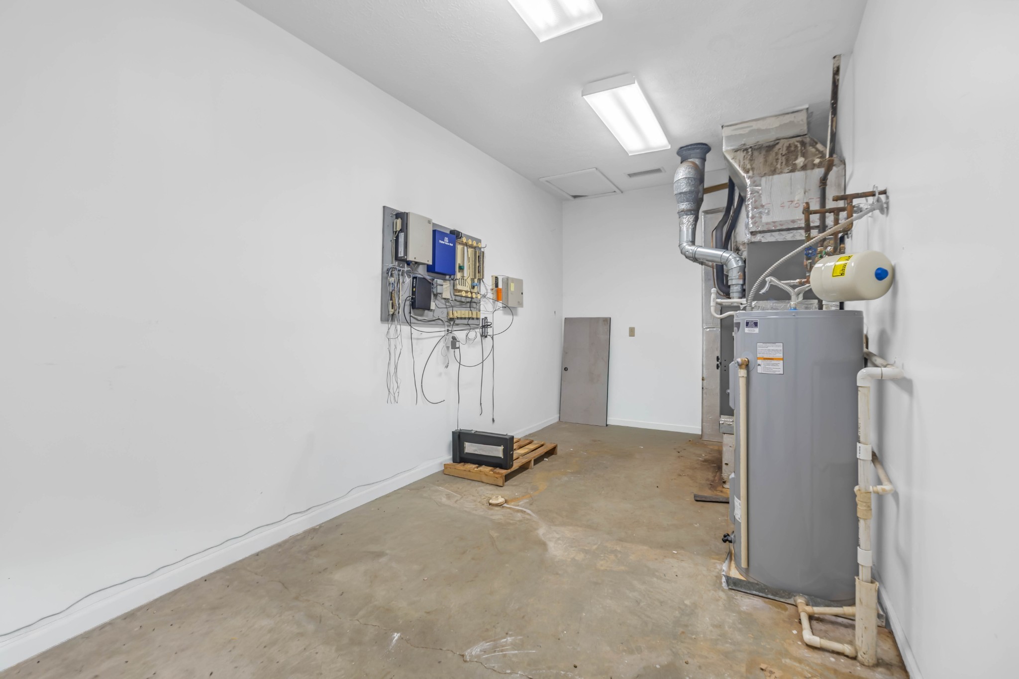 5 Industrial Park Dr Property Photo 15