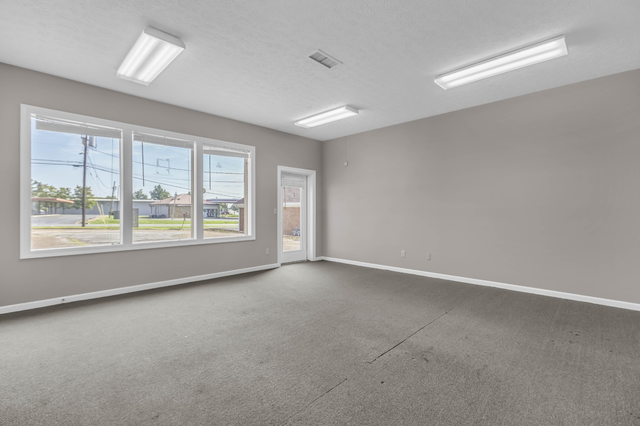 5 Industrial Park Dr Property Photo 16