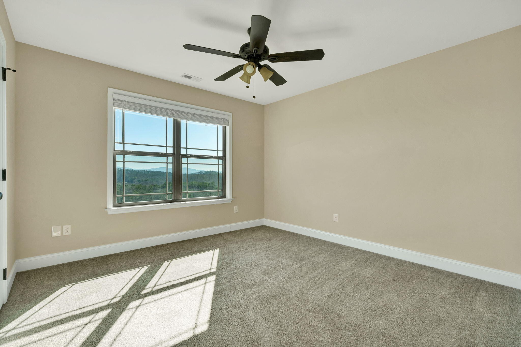 129 Timber Top Crossing, Se Property Photo 29