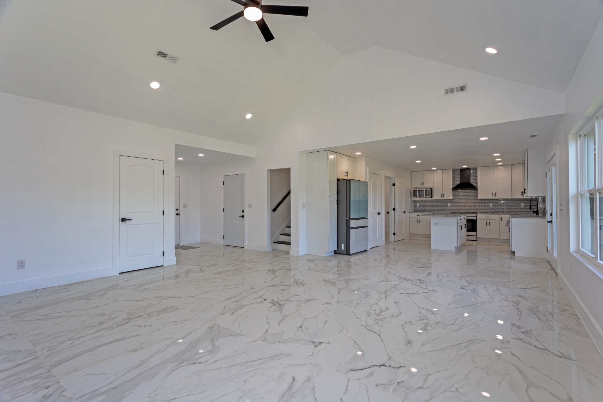 414 Windy Ridge Dr Property Photo 6