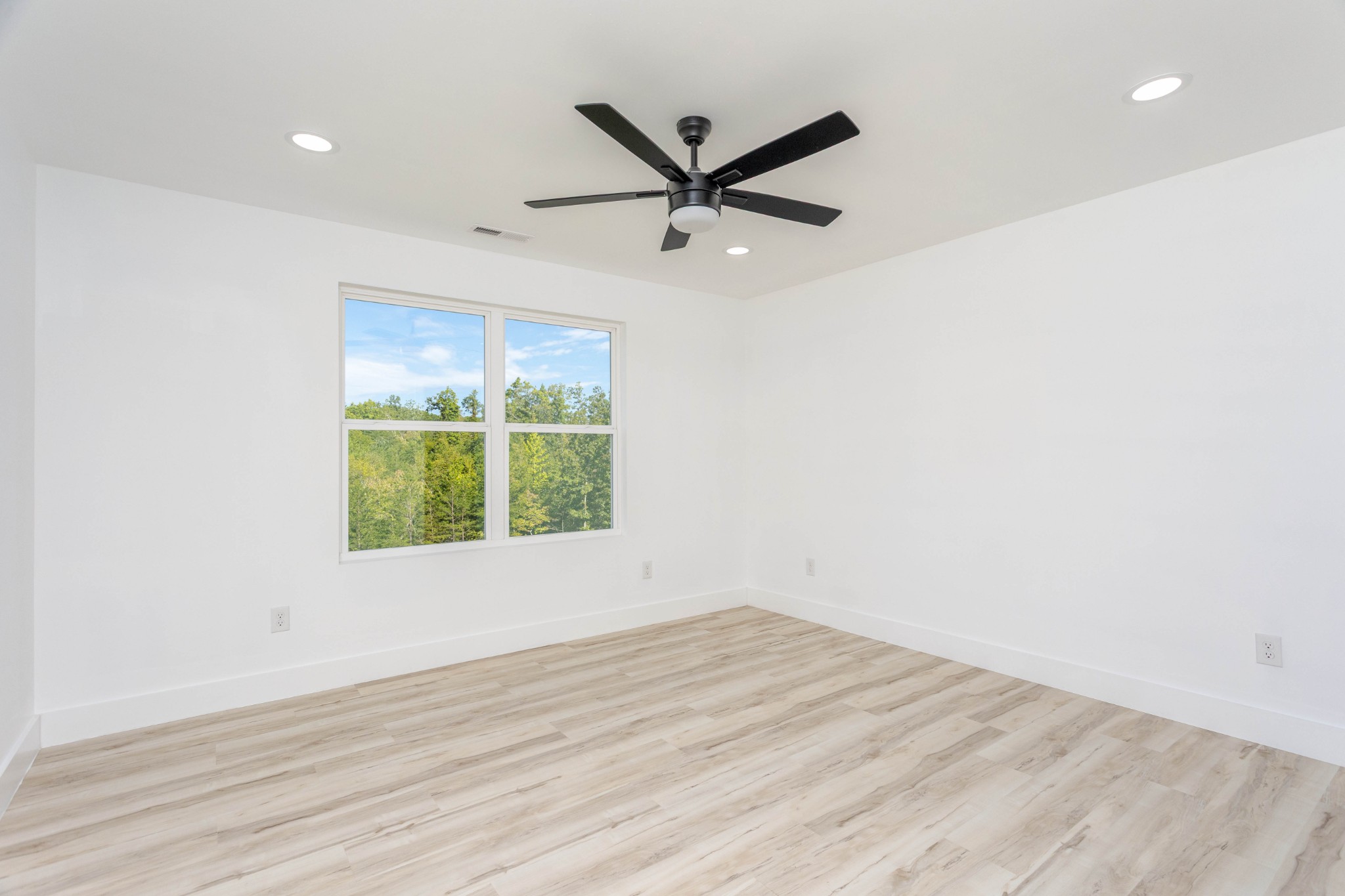 414 Windy Ridge Dr Property Photo 13