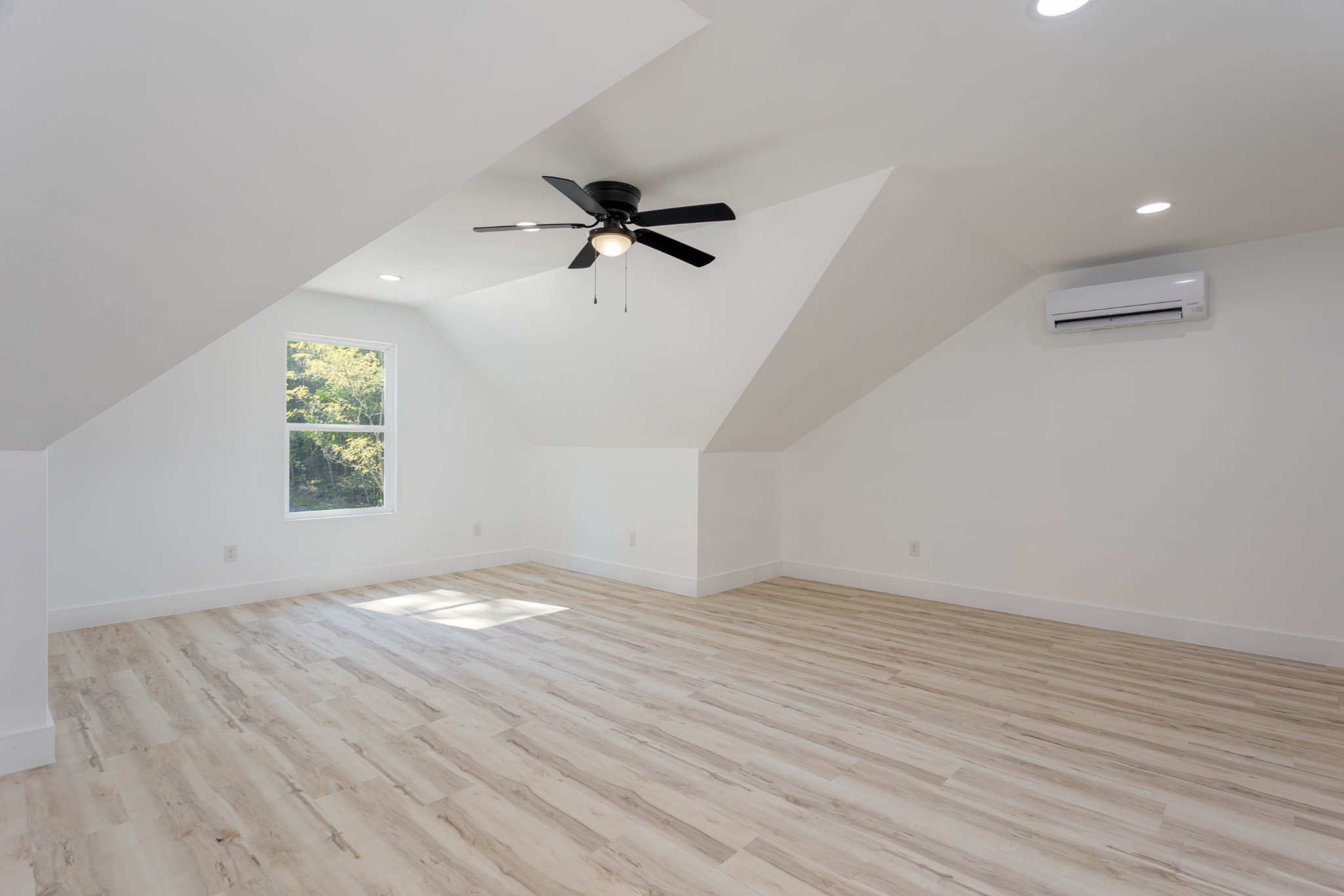 414 Windy Ridge Dr Property Photo 24