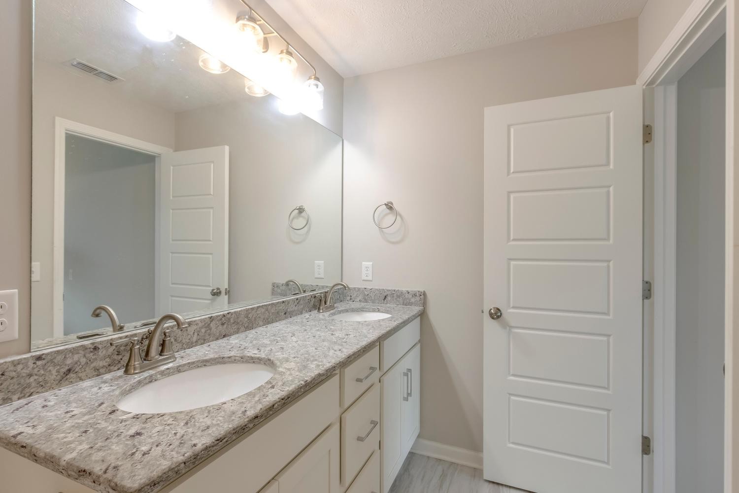 4327 Doral Dr Property Photo 20