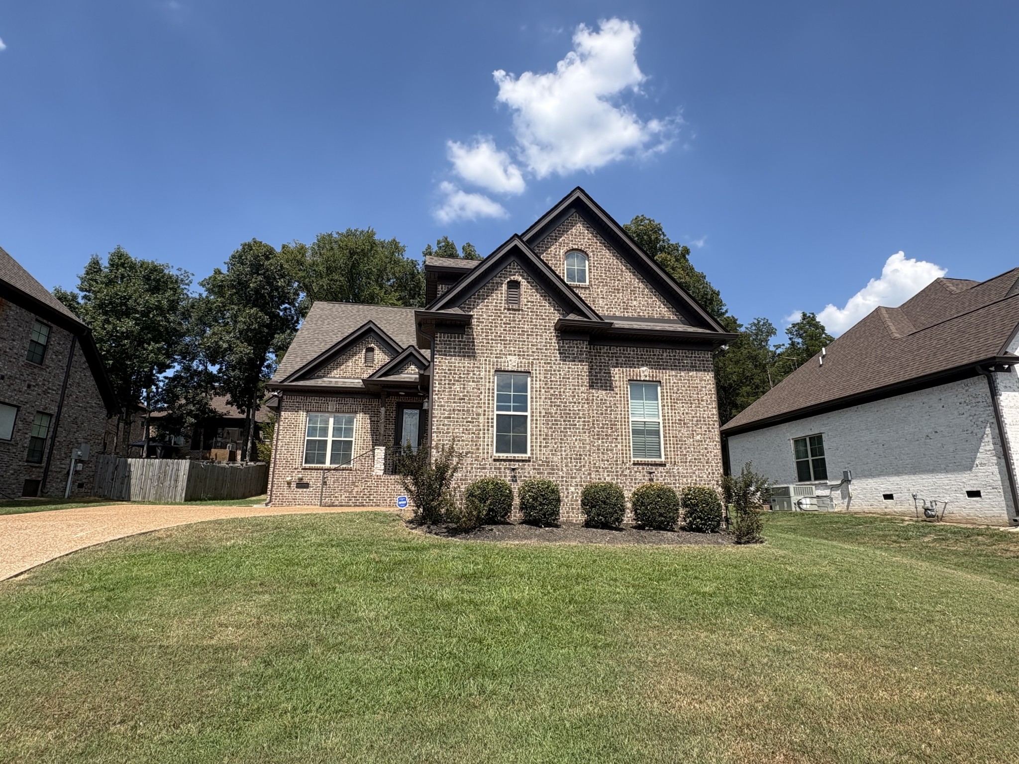 415 Riverstone Pl Property Photo 2