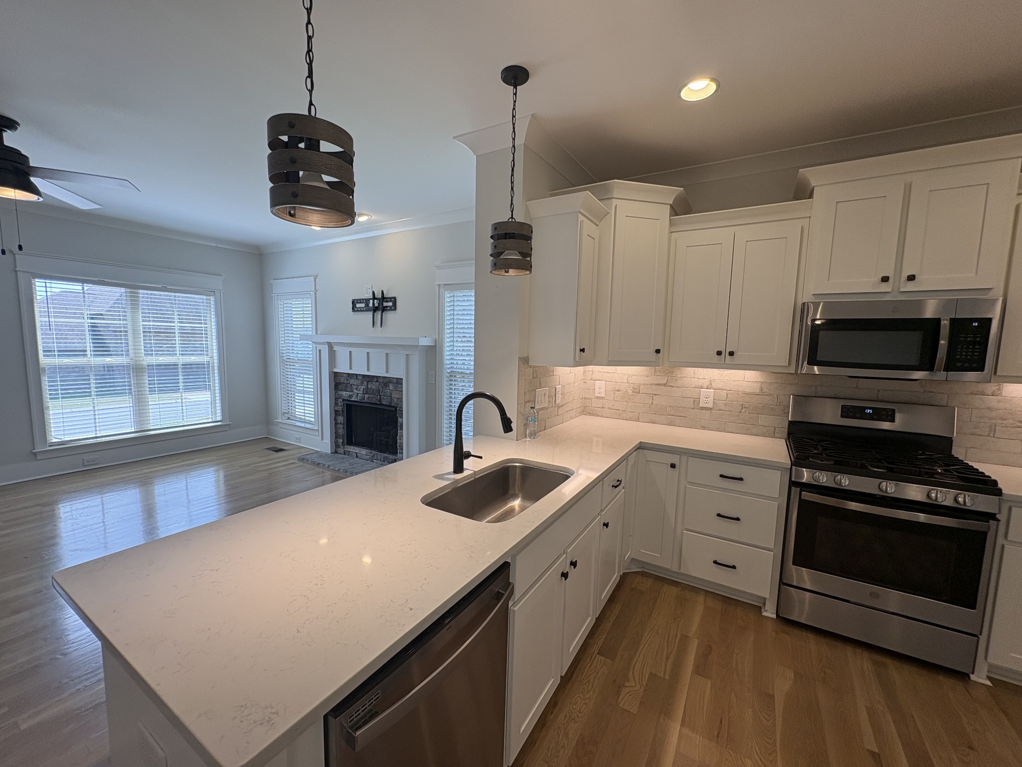 415 Riverstone Pl Property Photo 8