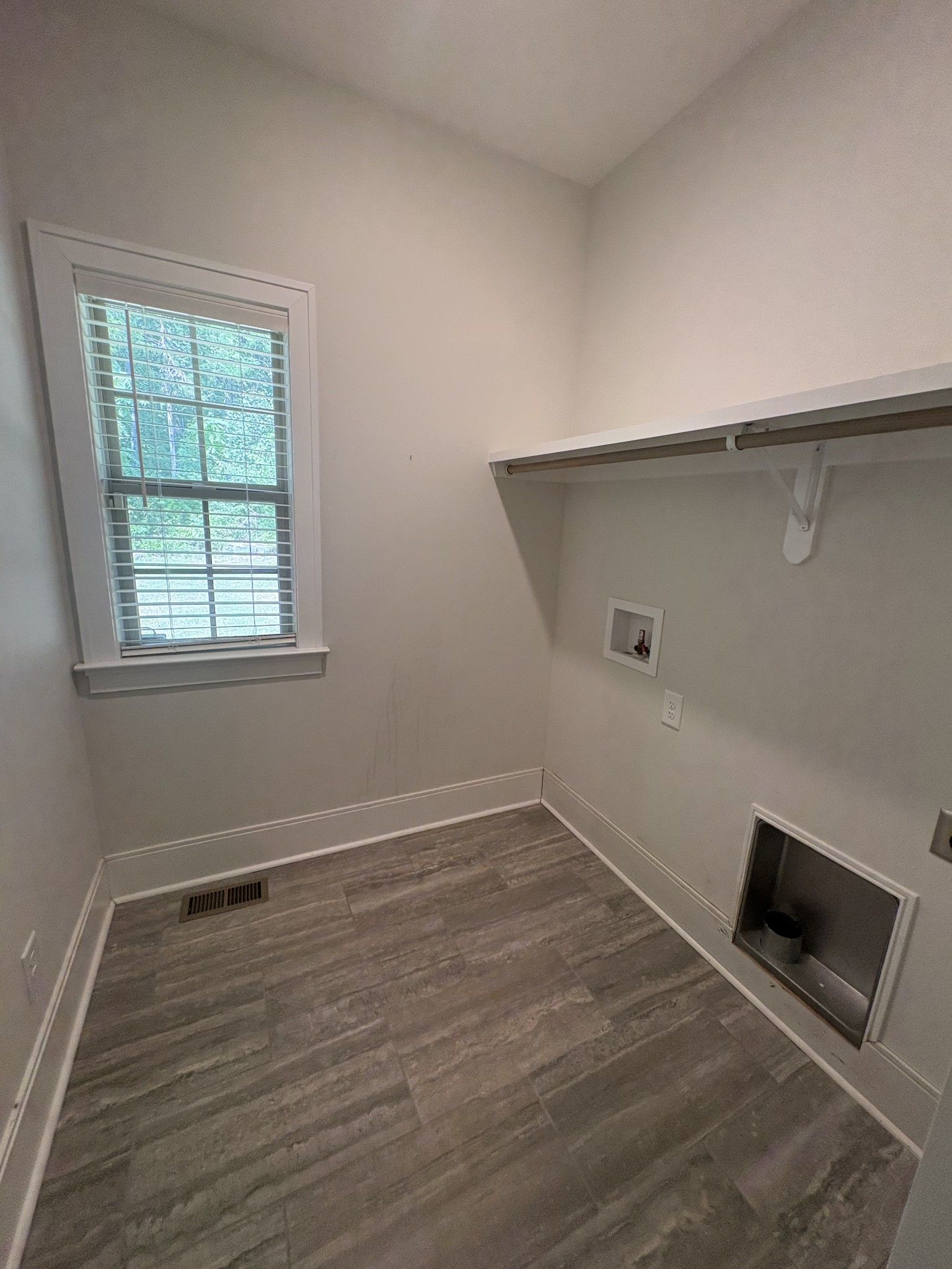 415 Riverstone Pl Property Photo 13