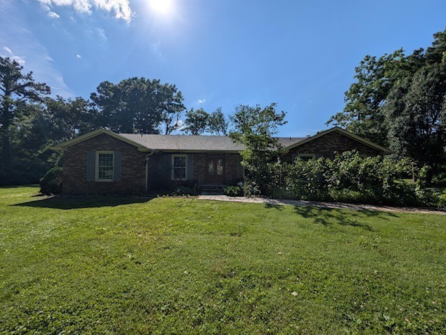 215 Williamsburg Cir Property Photo 1