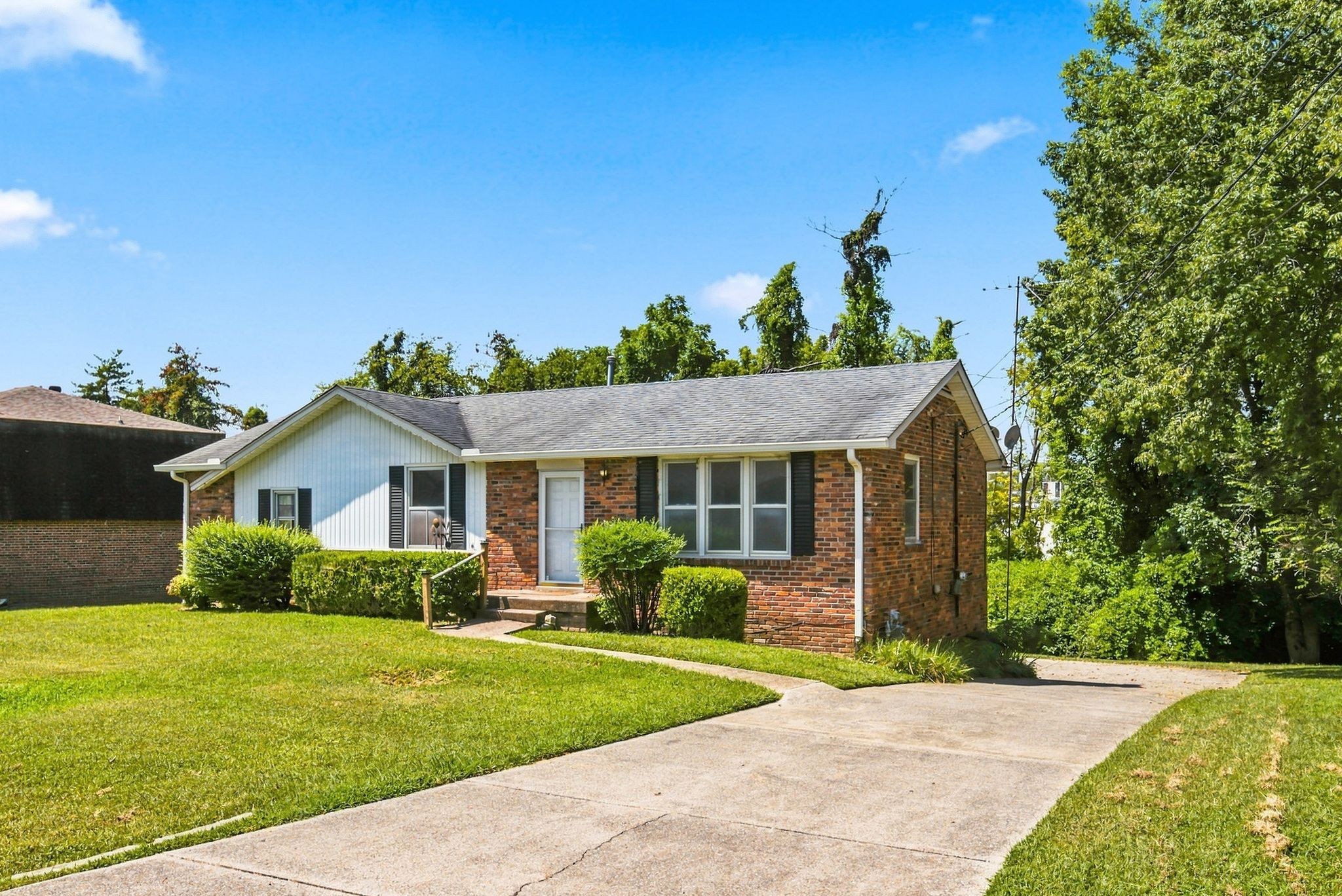 8219 Luree Ln Property Photo 3