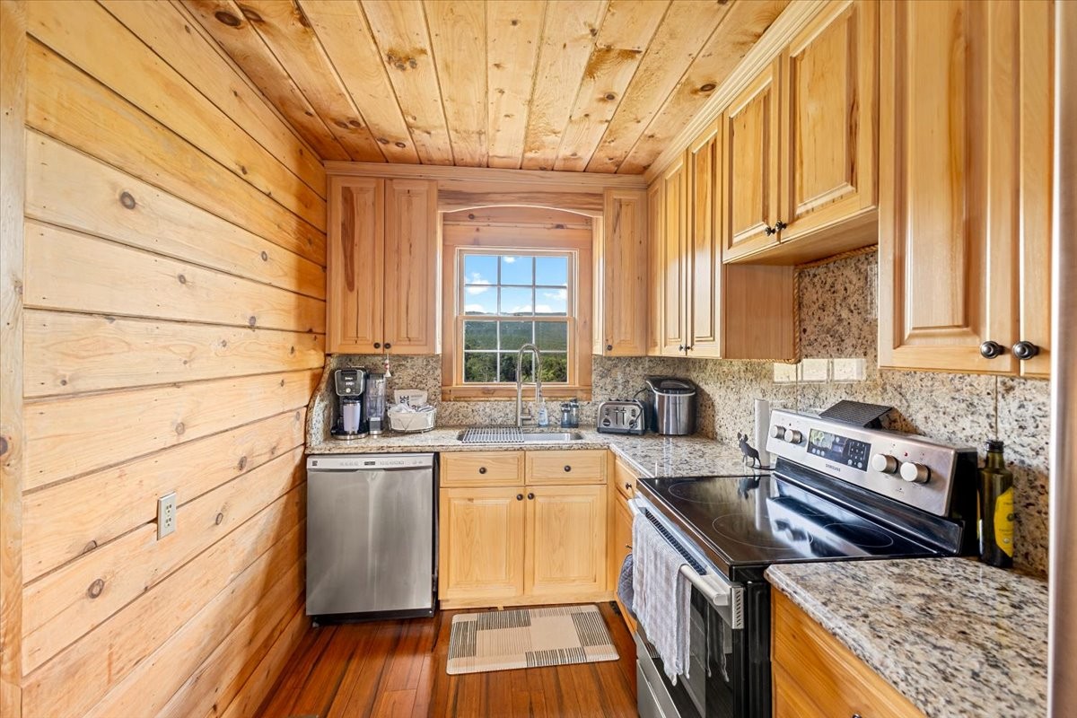 490 Mountain Springs Rd Property Photo 28