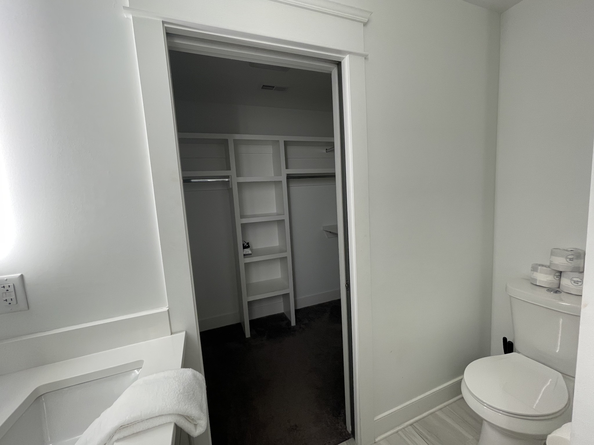 6511 Robertson Ave Property Photo 19