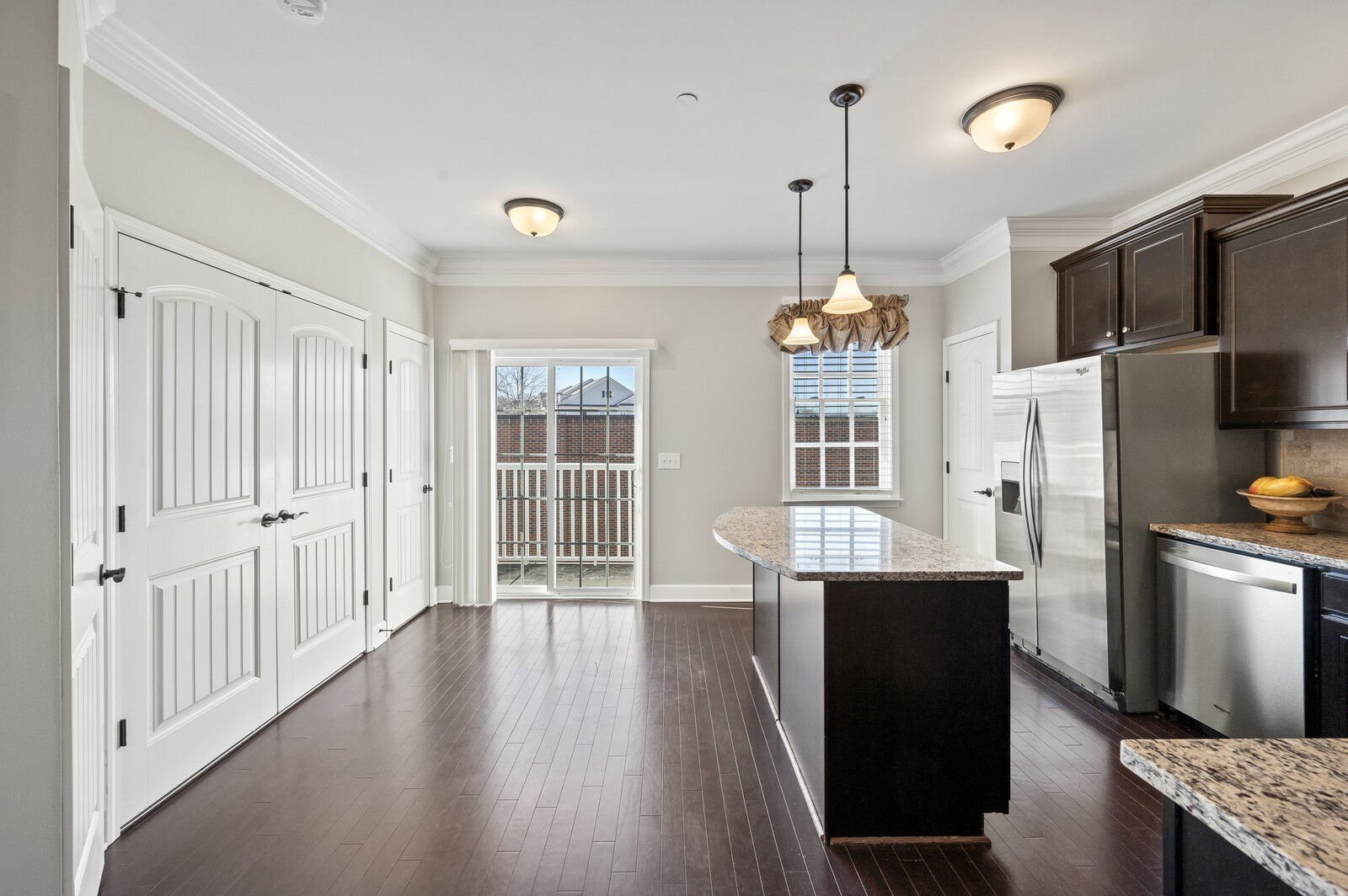 1037 Westhaven Blvd Property Photo 12