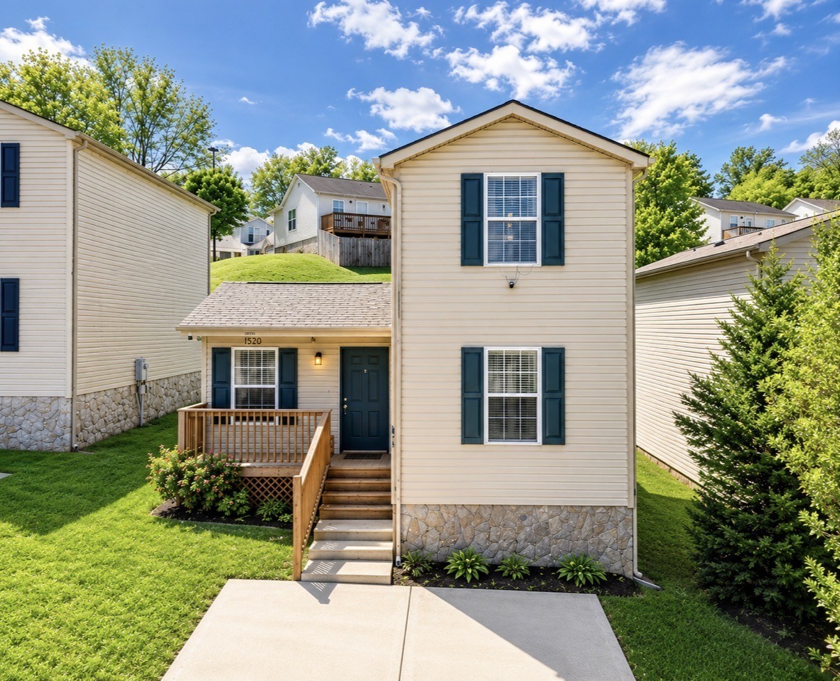 206 Brittany Park Cir Property Photo 1