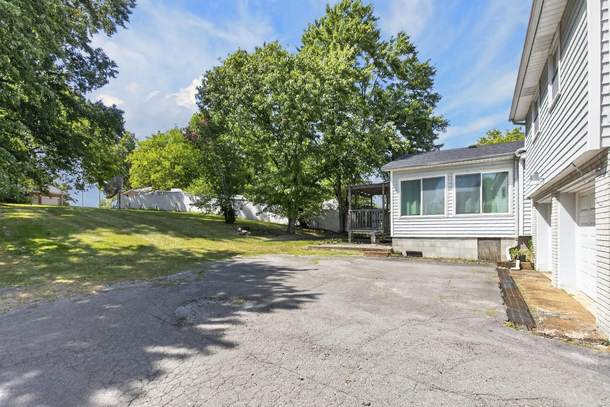 218 Cedarview Dr Property Photo 37