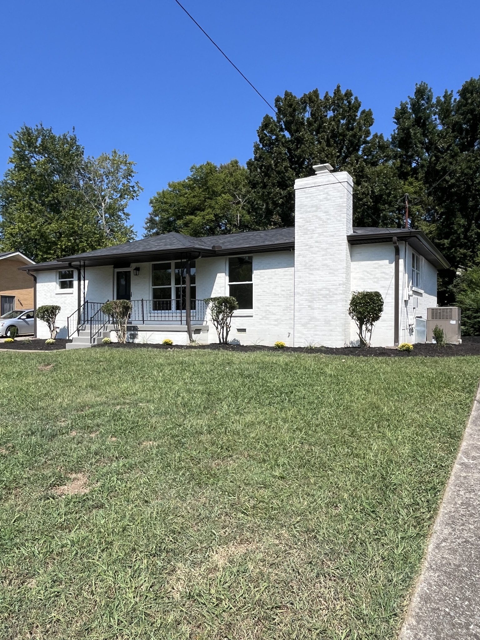 3865 Augusta Dr Property Photo 3