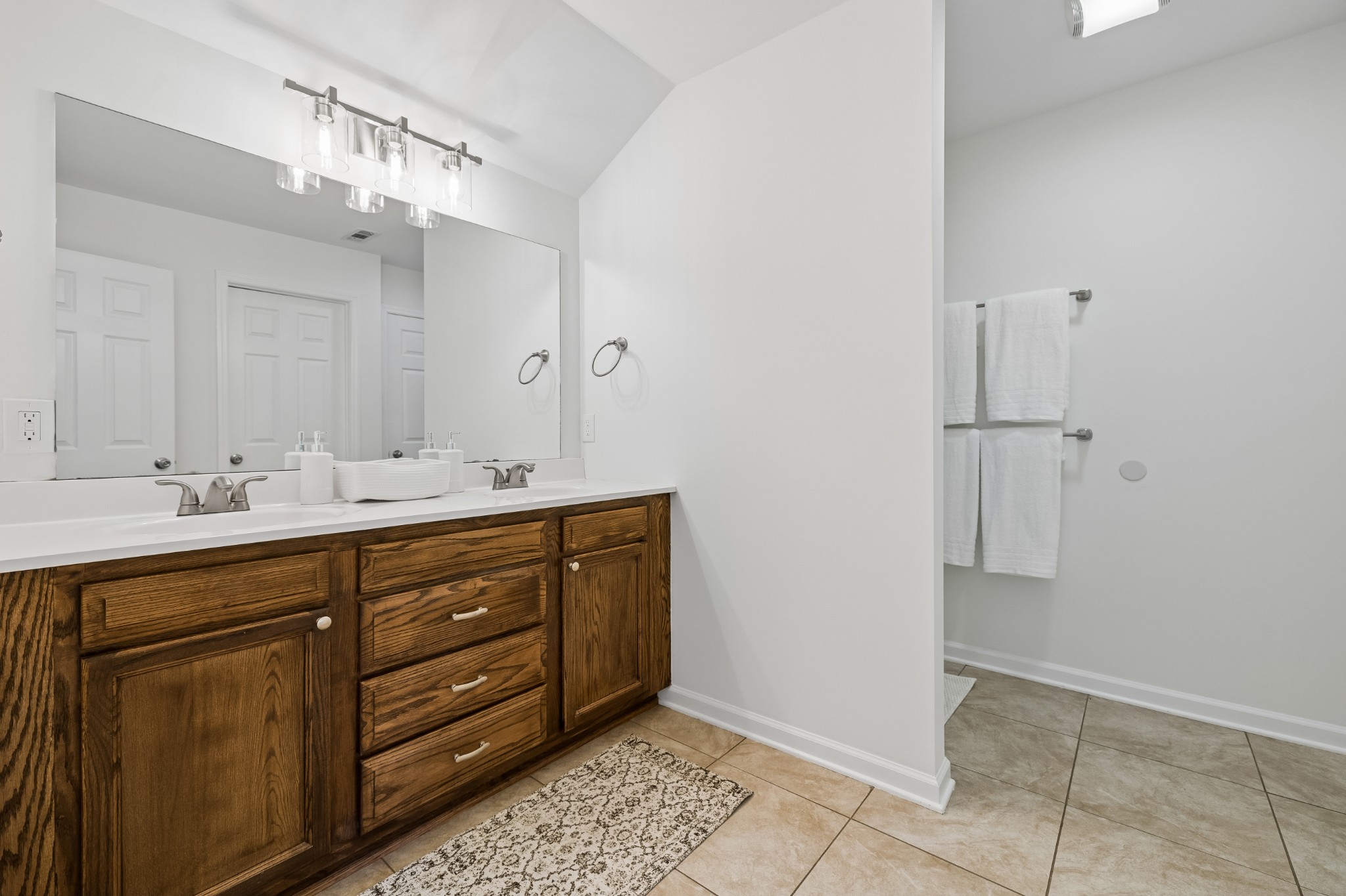 1053 Avery Trace Cir Property Photo 41