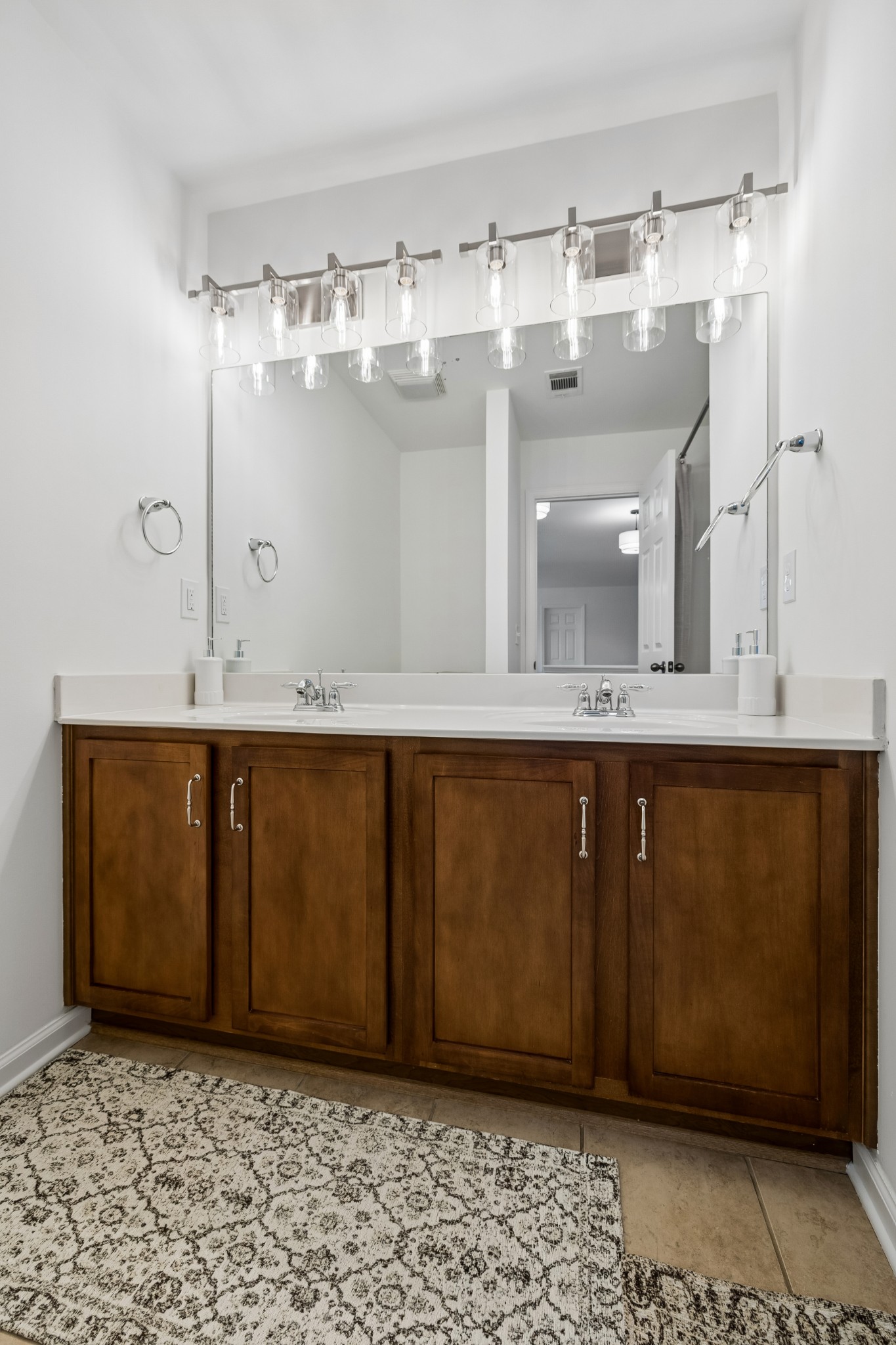 1053 Avery Trace Cir Property Photo 45