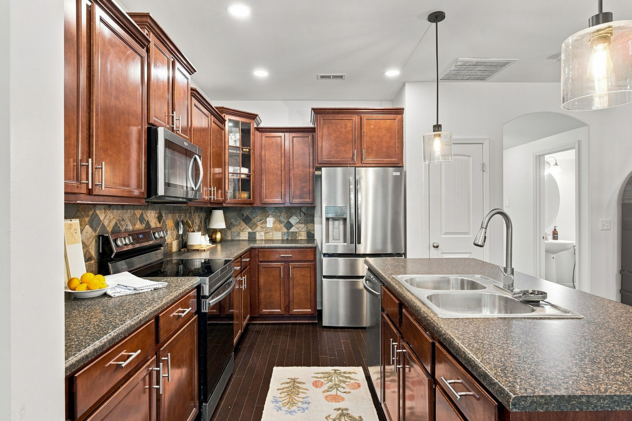 429 Waterbrook Dr Property Photo 4