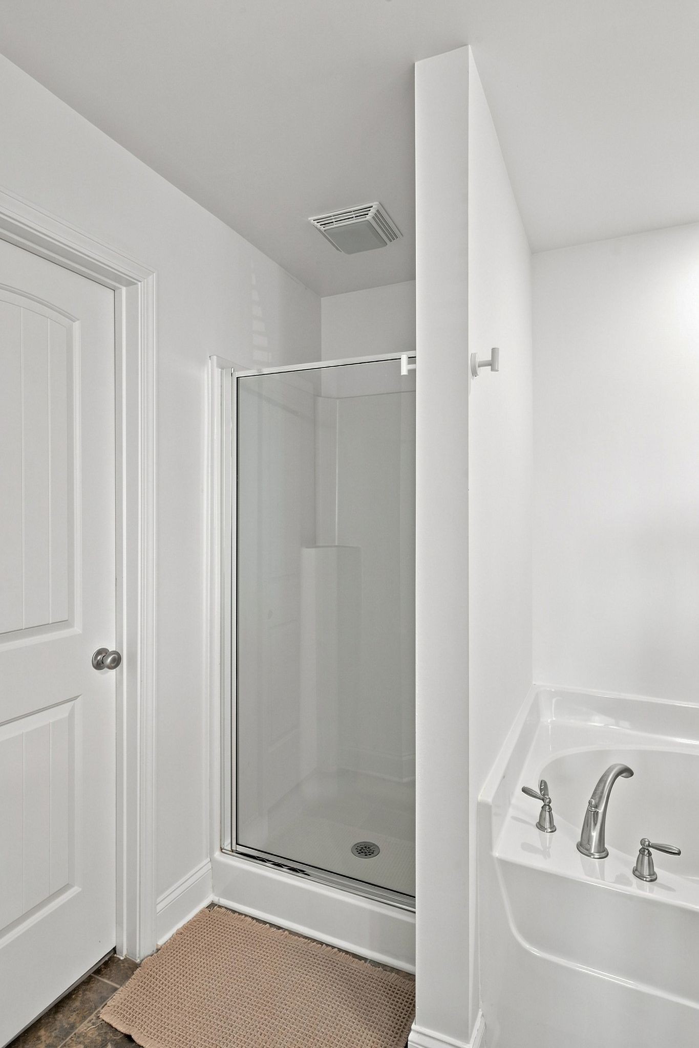 429 Waterbrook Dr Property Photo 20