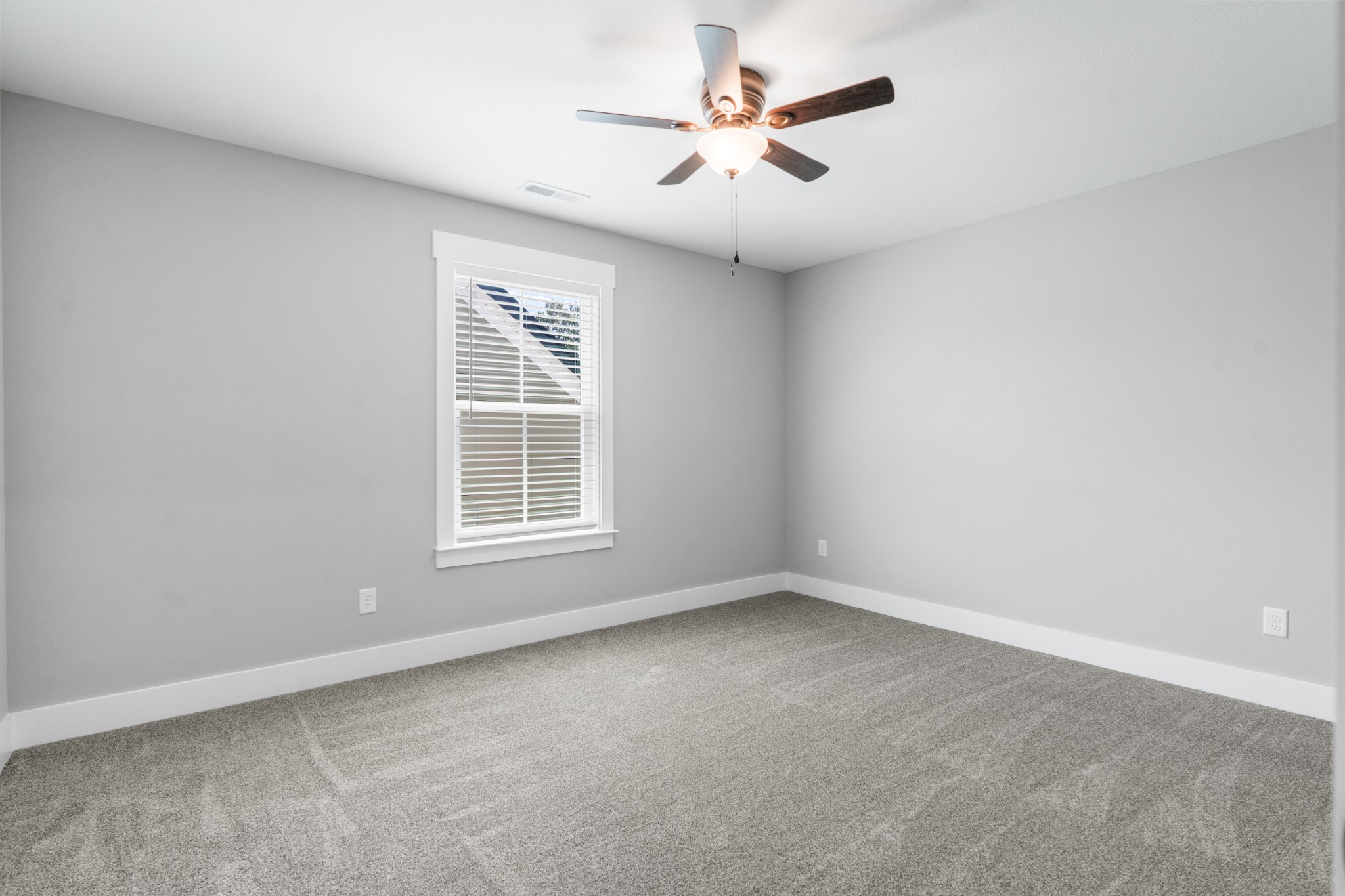 5125 Ella Ln, Ne Property Photo 22