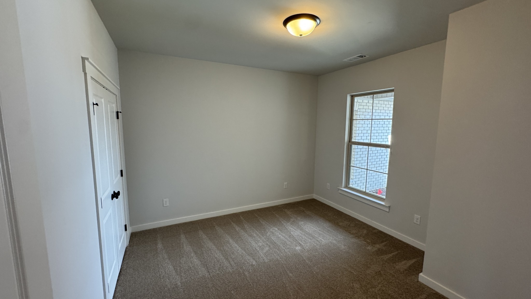 498 W Foxrun Property Photo 9