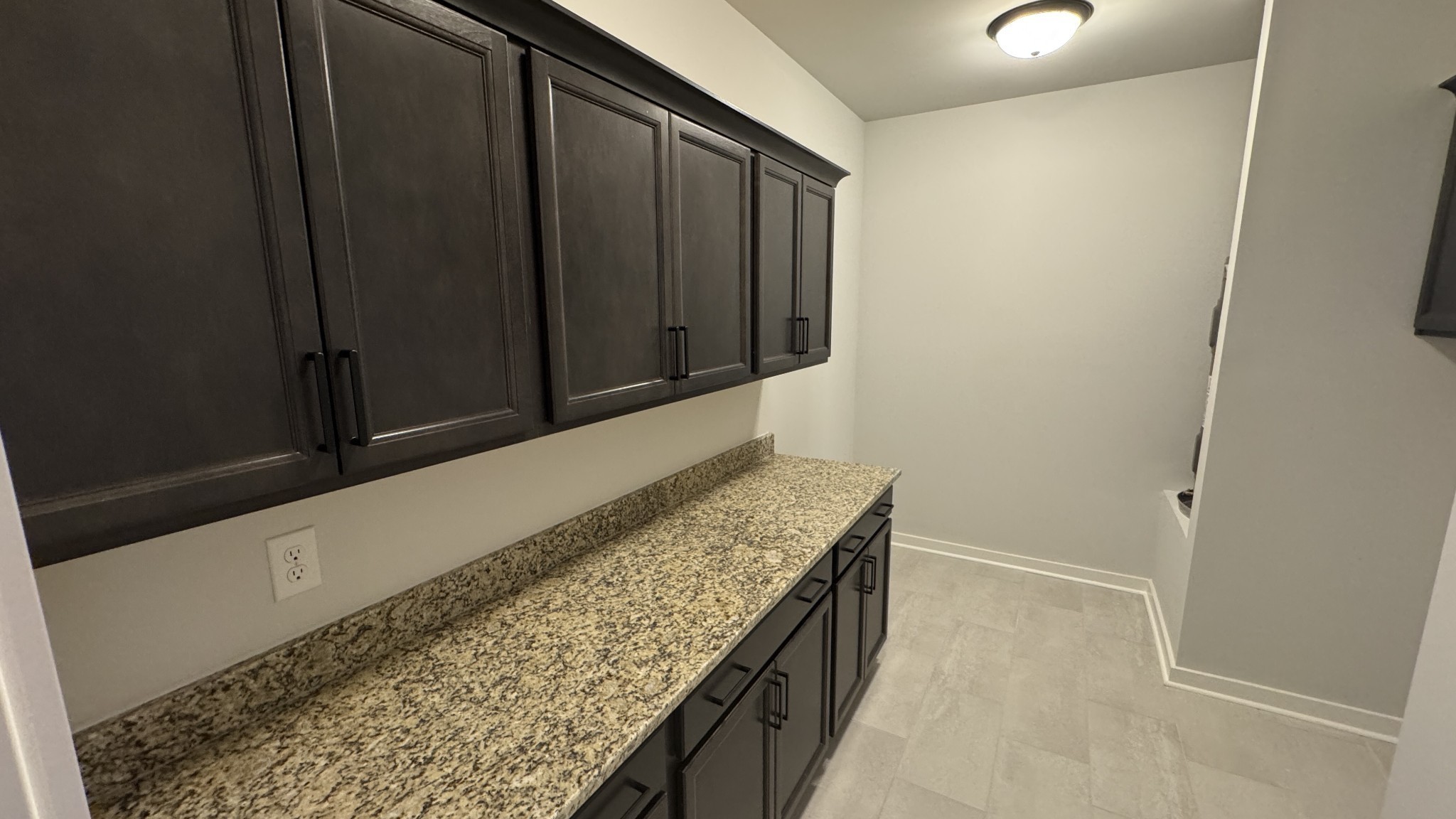 498 W Foxrun Property Photo 11