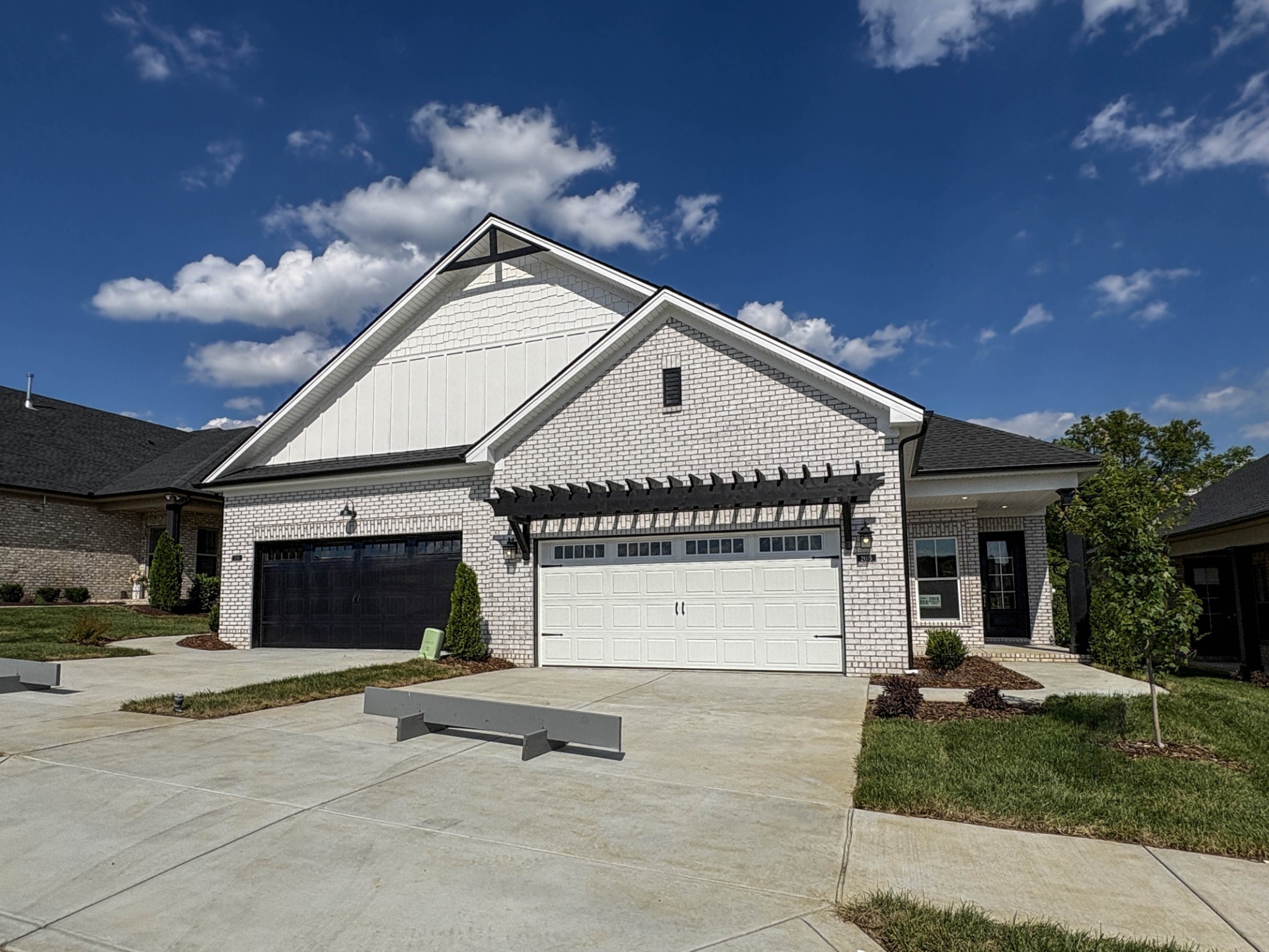 2015 Horseshoe Cir Property Photo 1