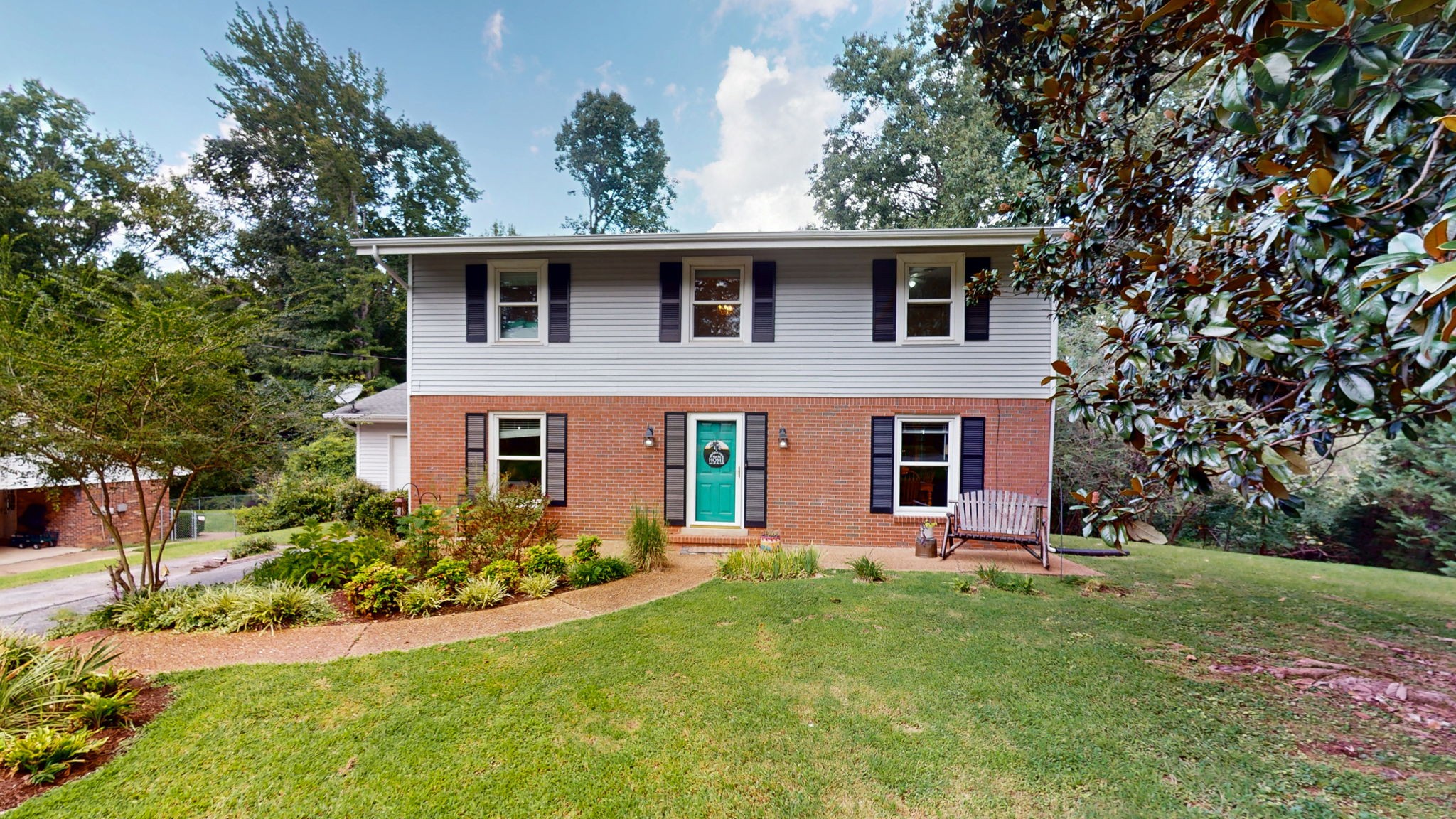 1208 Sherwood St Property Photo 1