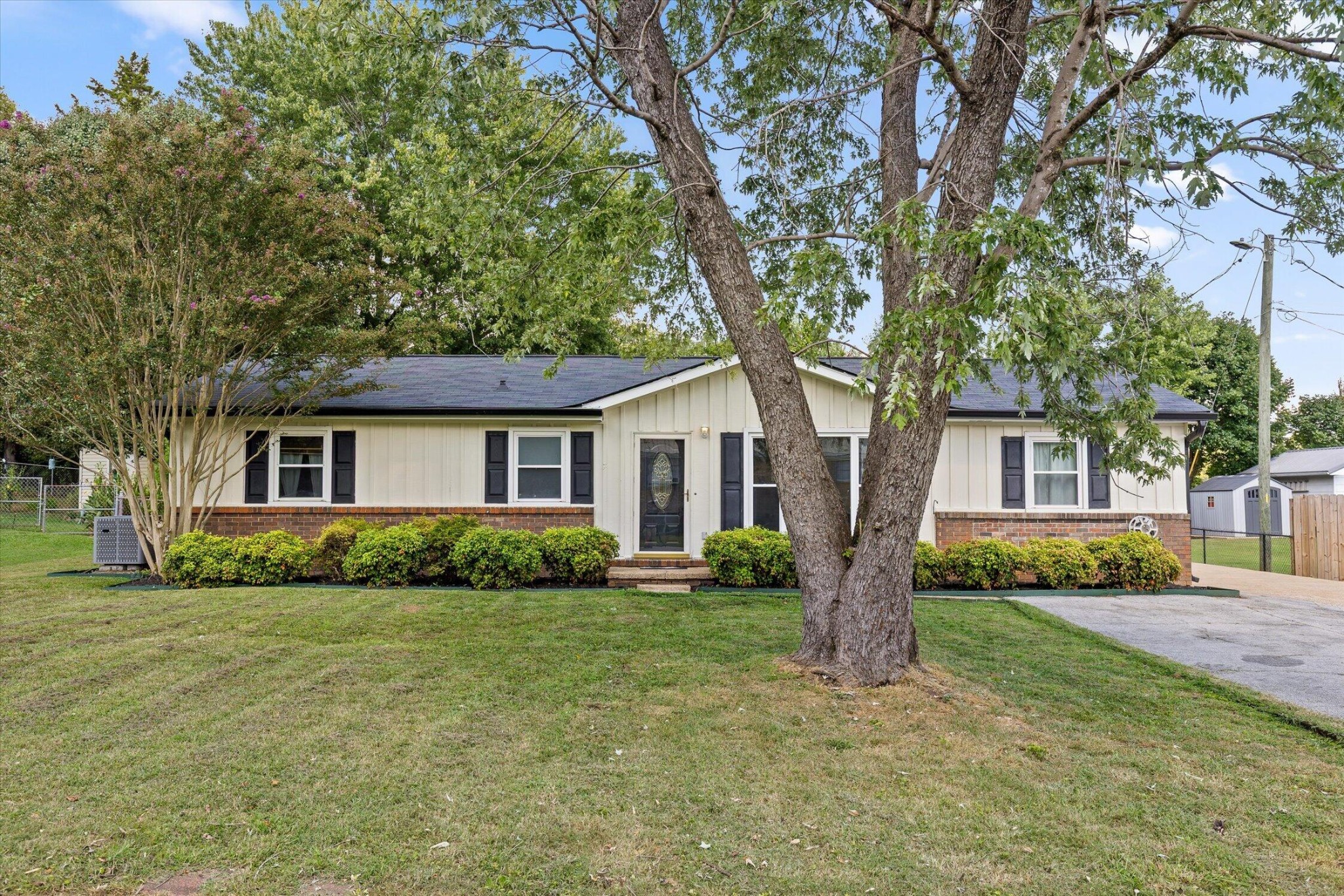 1389 Meadowood Drive