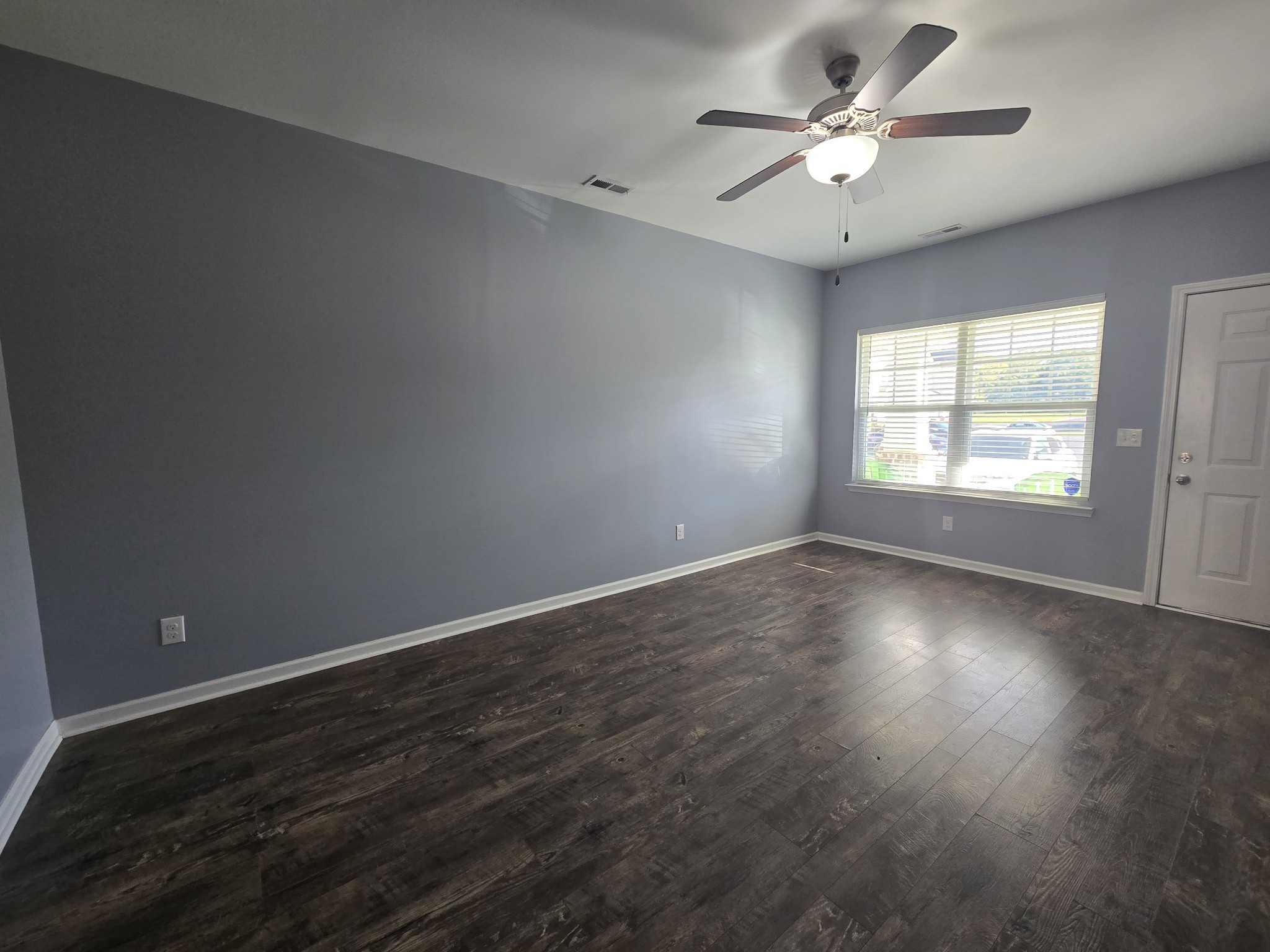 220 Jenna Lee Cir Property Photo 3