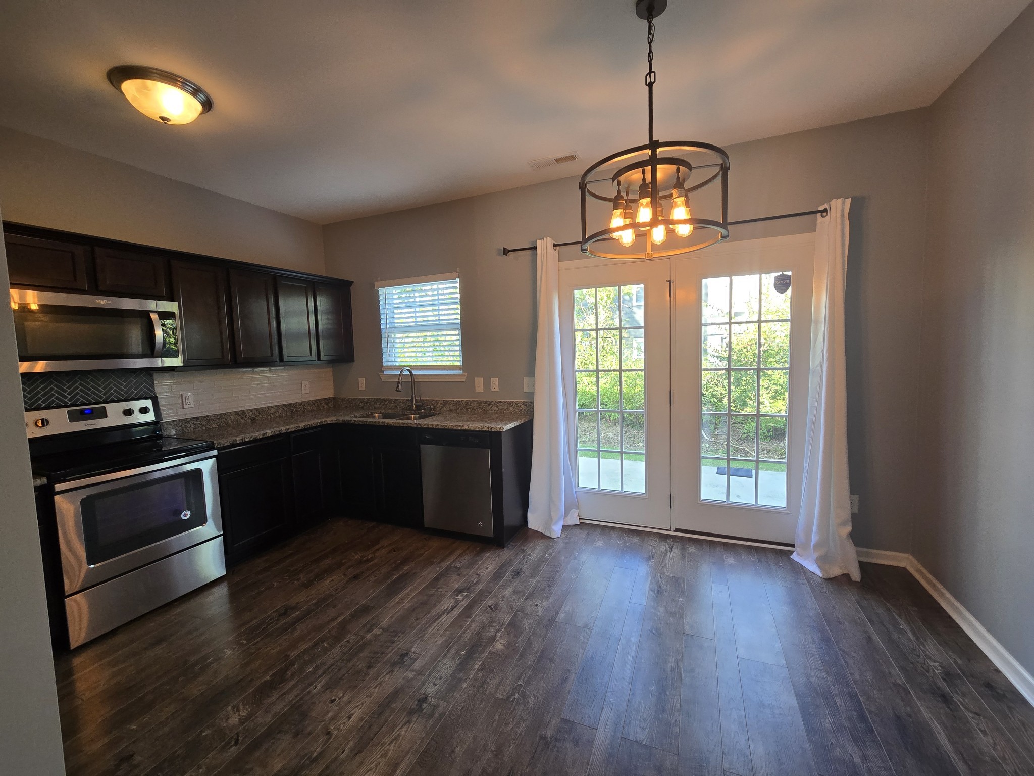 220 Jenna Lee Cir Property Photo 5